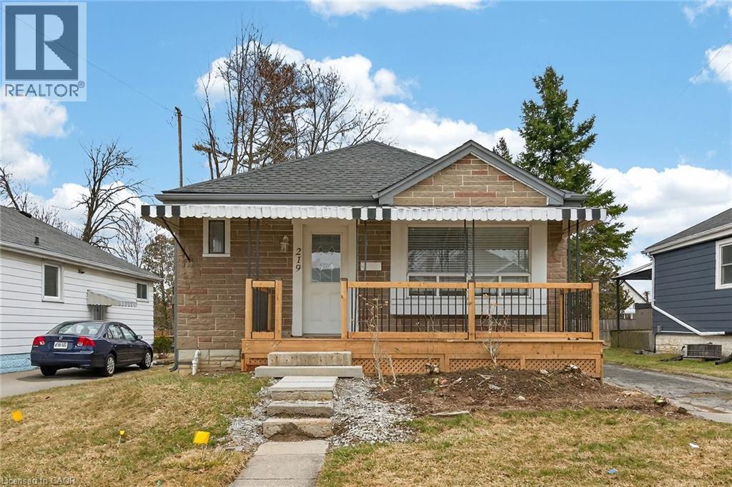 219 East 21st Street, Hamilton, Ontario  L8V 2T6 - Photo 3 - 40815041