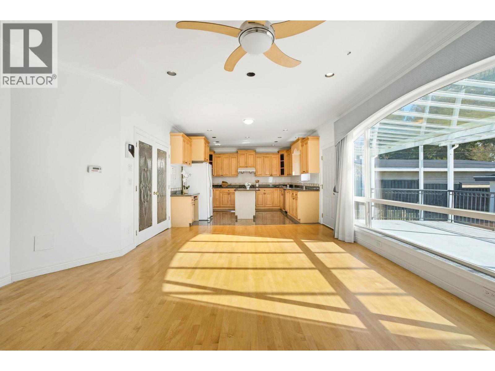 213 W 28th Street, North Vancouver, British Columbia  V7N 2H9 - Photo 9 - R3103556