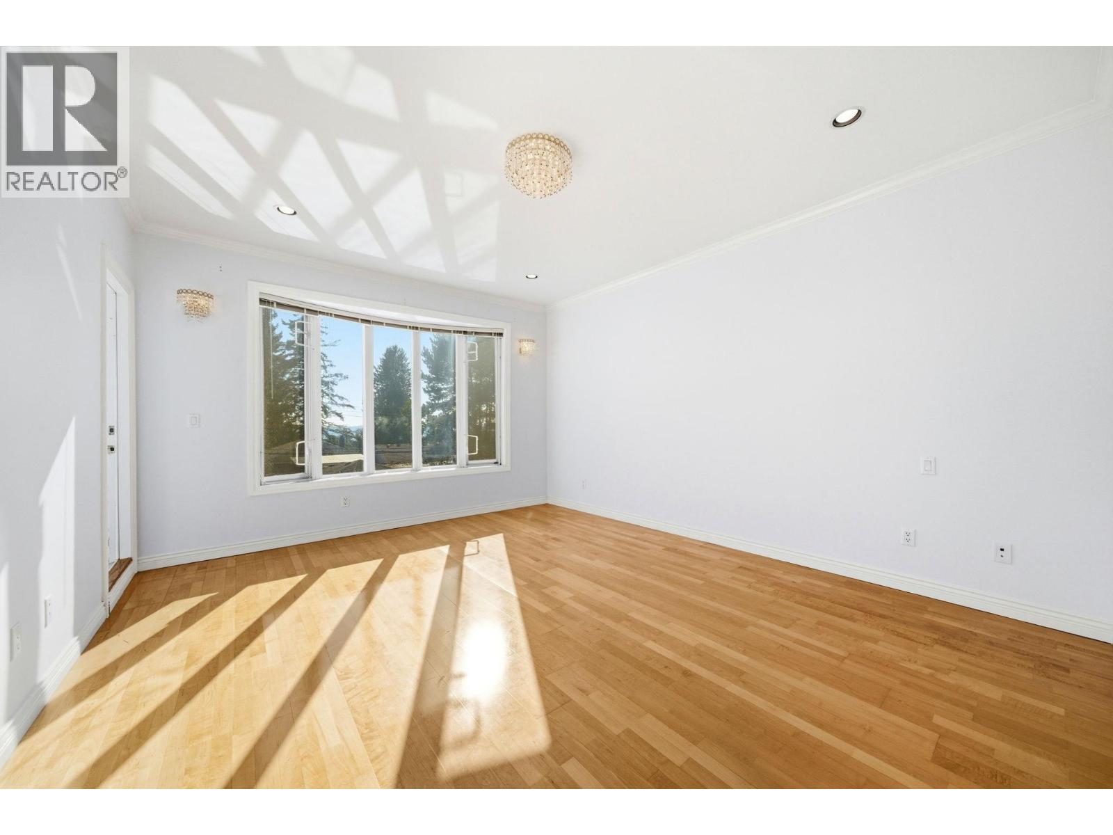 213 W 28th Street, North Vancouver, British Columbia  V7N 2H9 - Photo 14 - R3103556