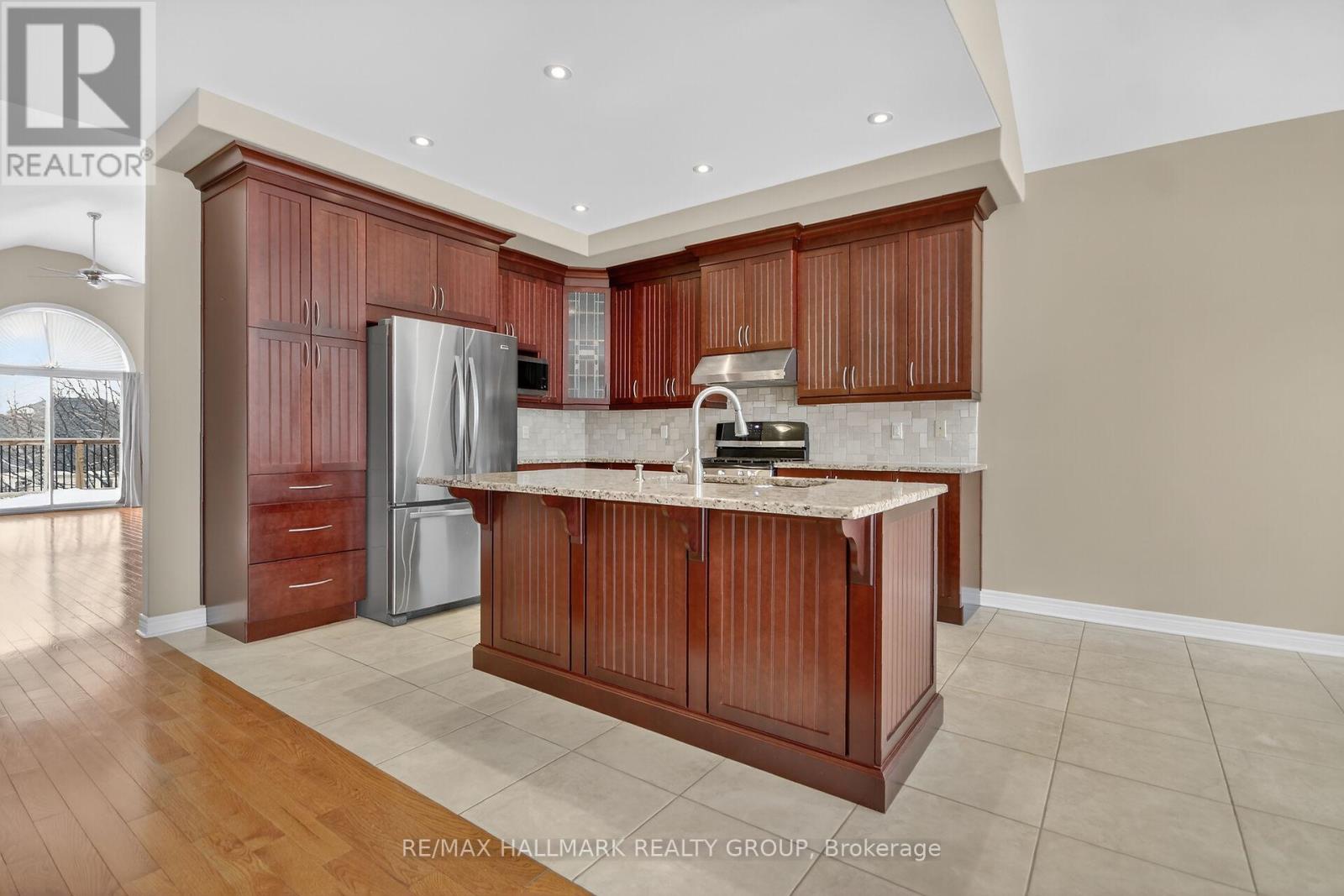 445 Landswood Way, Ottawa, Ontario  K2S 0A4 - Photo 10 - X12921012