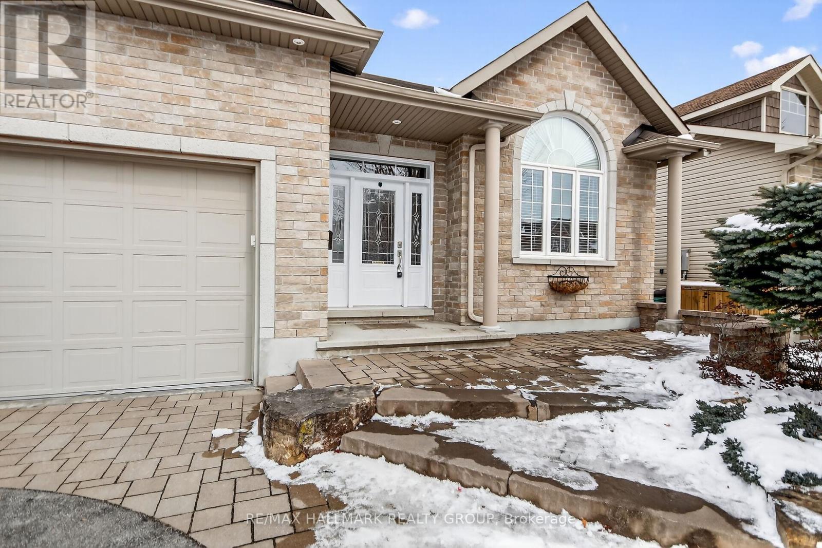 445 Landswood Way, Ottawa, Ontario  K2S 0A4 - Photo 3 - X12921012