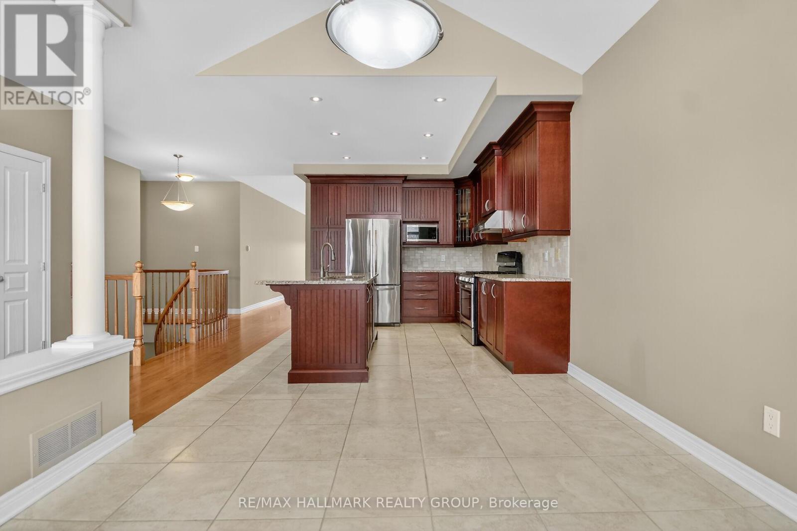 445 Landswood Way, Ottawa, Ontario  K2S 0A4 - Photo 8 - X12921012