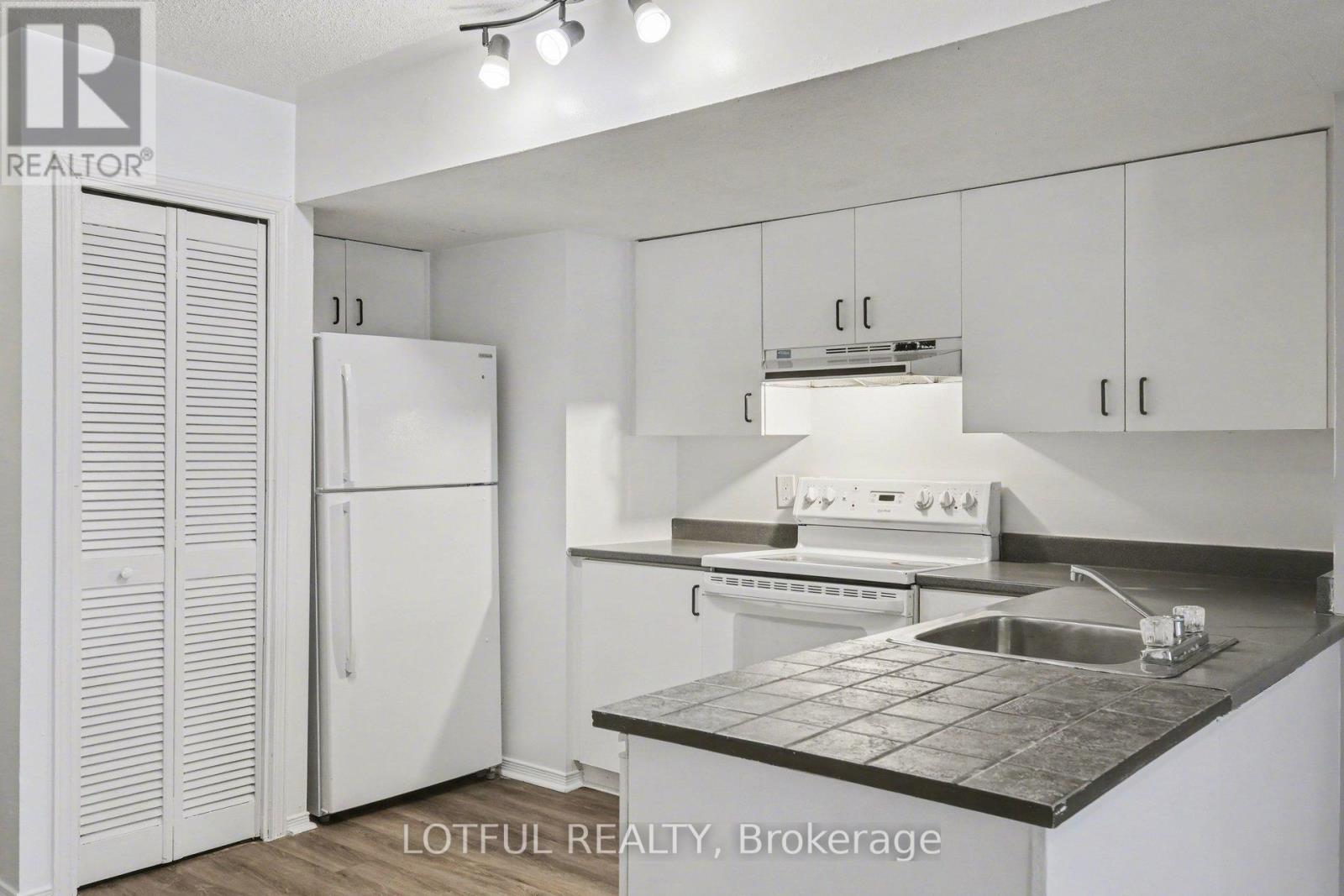 9 - 237 Loretta Avenue S, Ottawa, Ontario  K1S 4P6 - Photo 13 - X12921058