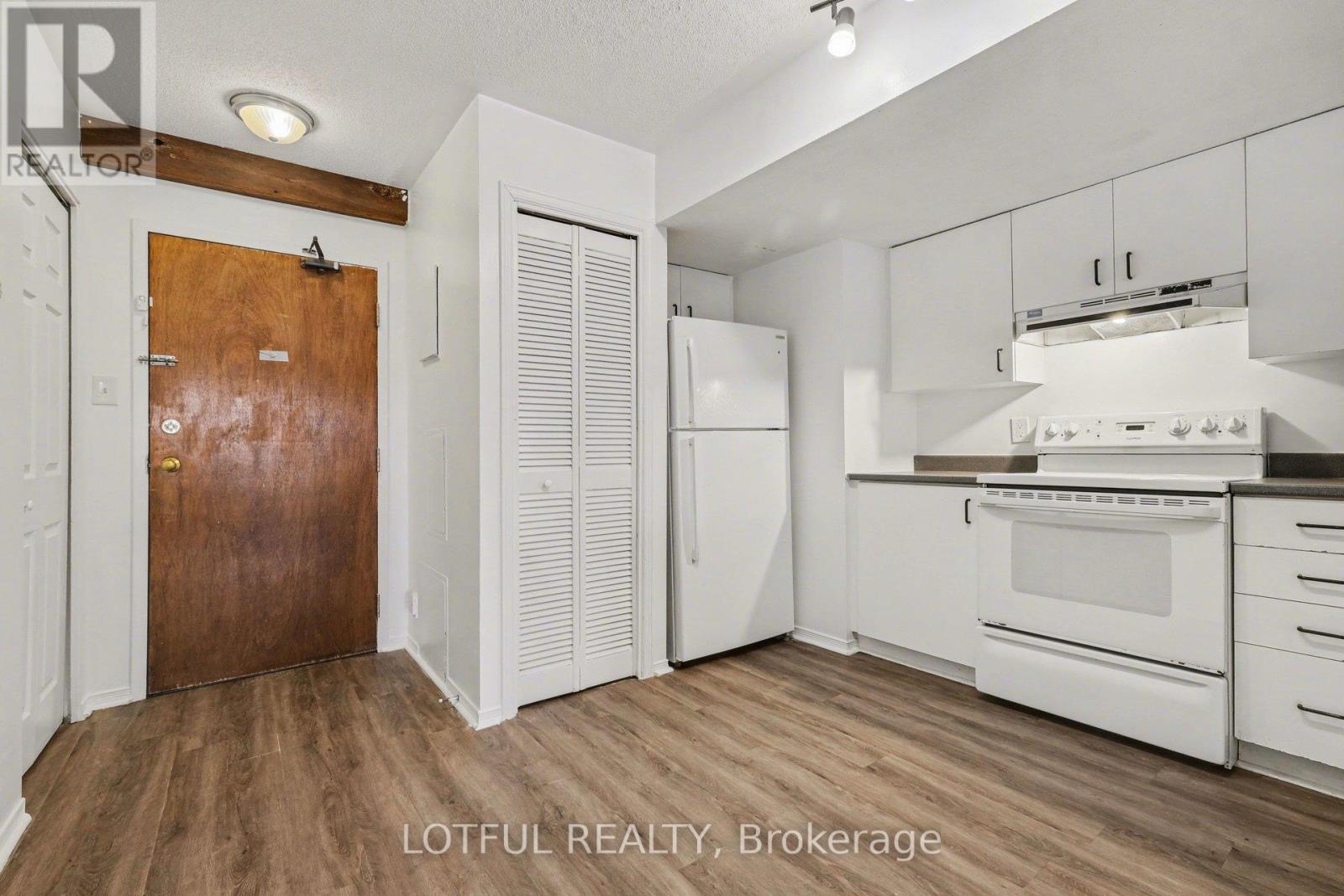 9 - 237 Loretta Avenue S, Ottawa, Ontario  K1S 4P6 - Photo 4 - X12921058