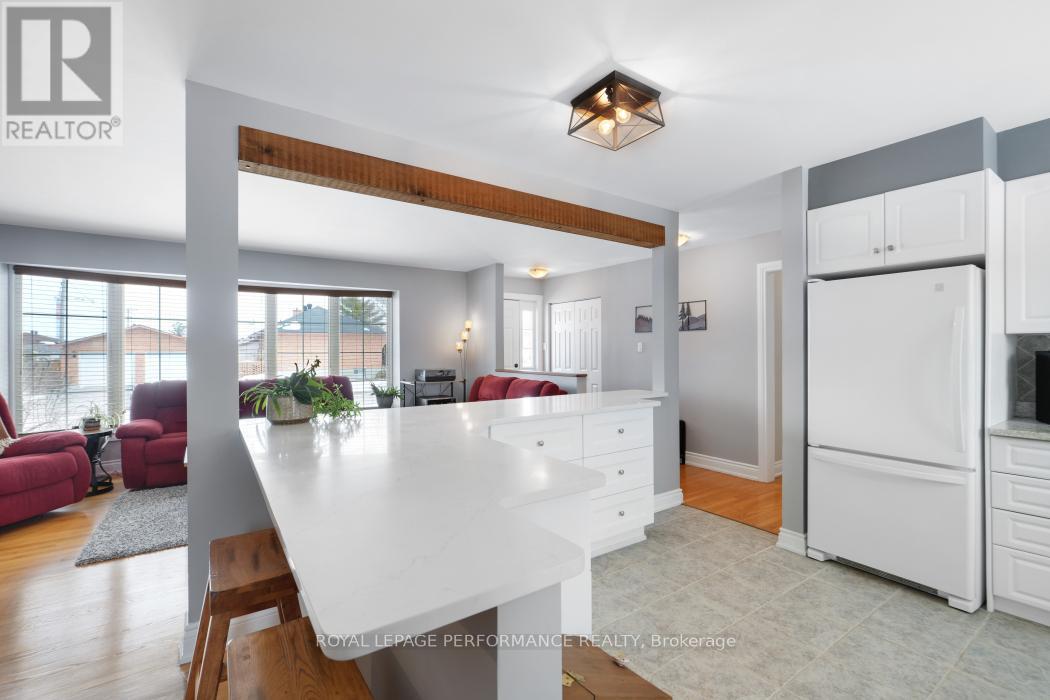 12 Willeth Avenue, Ottawa, Ontario  K2E 5C1 - Photo 11 - X12921064