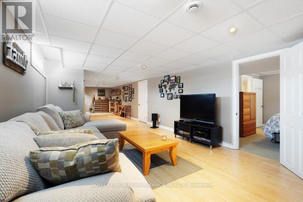 12 Willeth Avenue, Ottawa, Ontario  K2E 5C1 - Photo 34 - X12921064