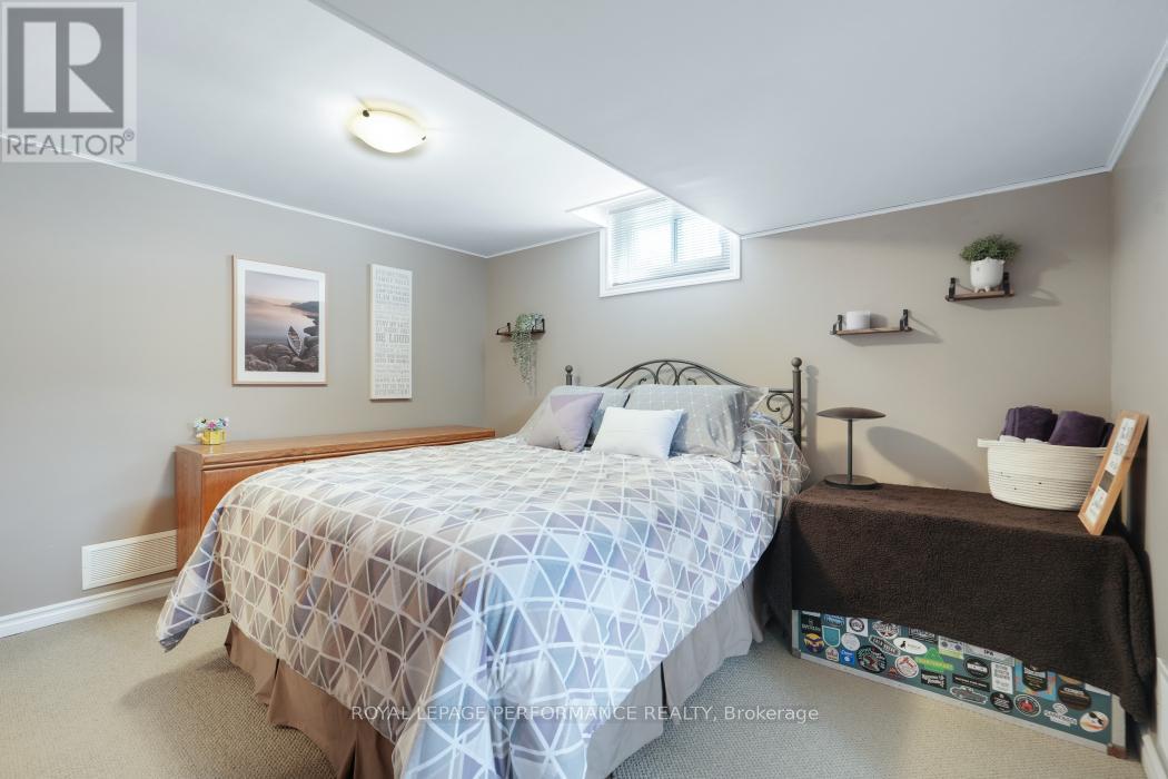 12 Willeth Avenue, Ottawa, Ontario  K2E 5C1 - Photo 35 - X12921064