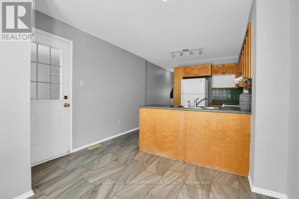 870 Longfields Drive, Ottawa, Ontario  K2J 0J3 - Photo 9 - X12921066