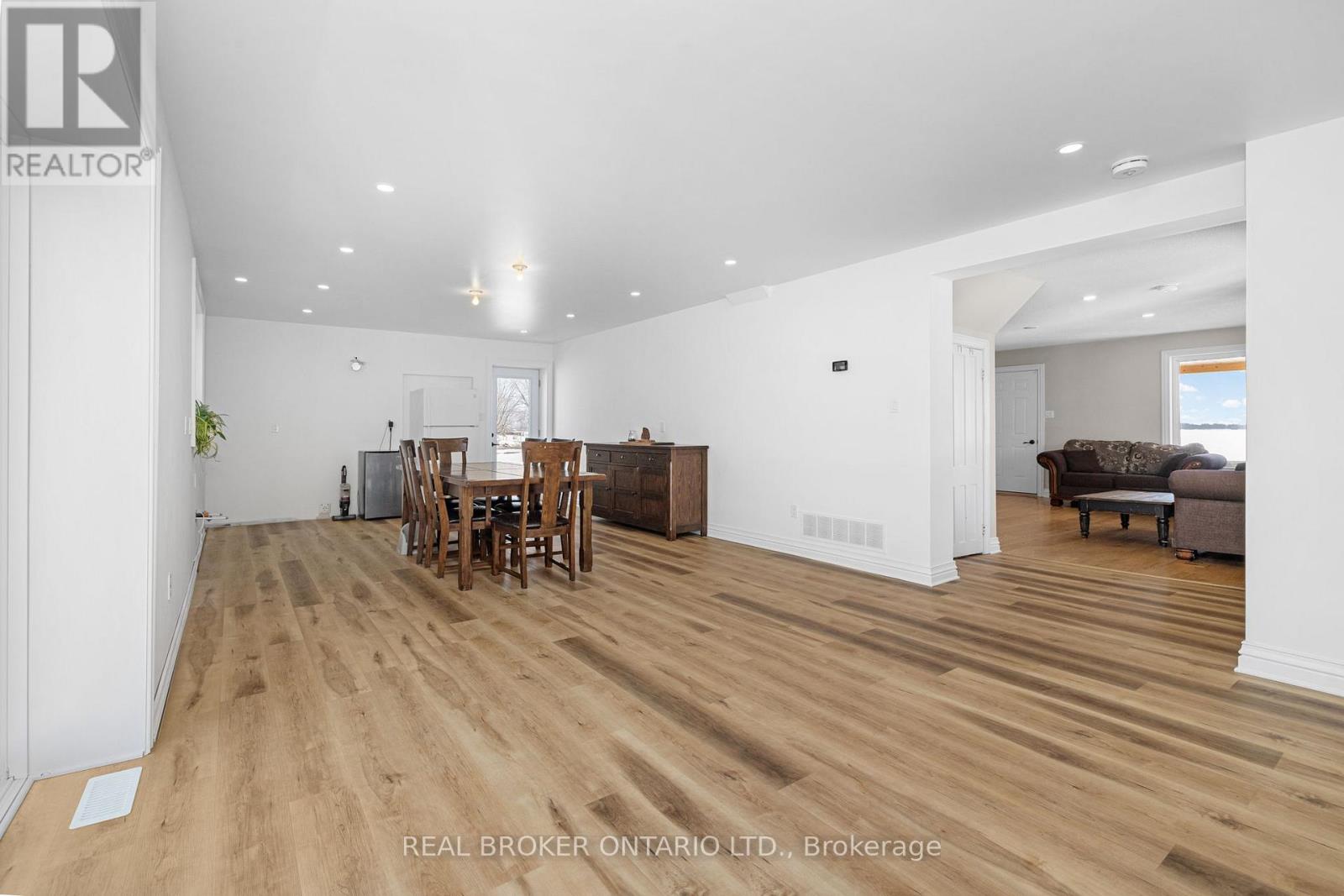 10969 Gilmour Road, South Dundas, Ontario  K0C 1C0 - Photo 8 - X12921072