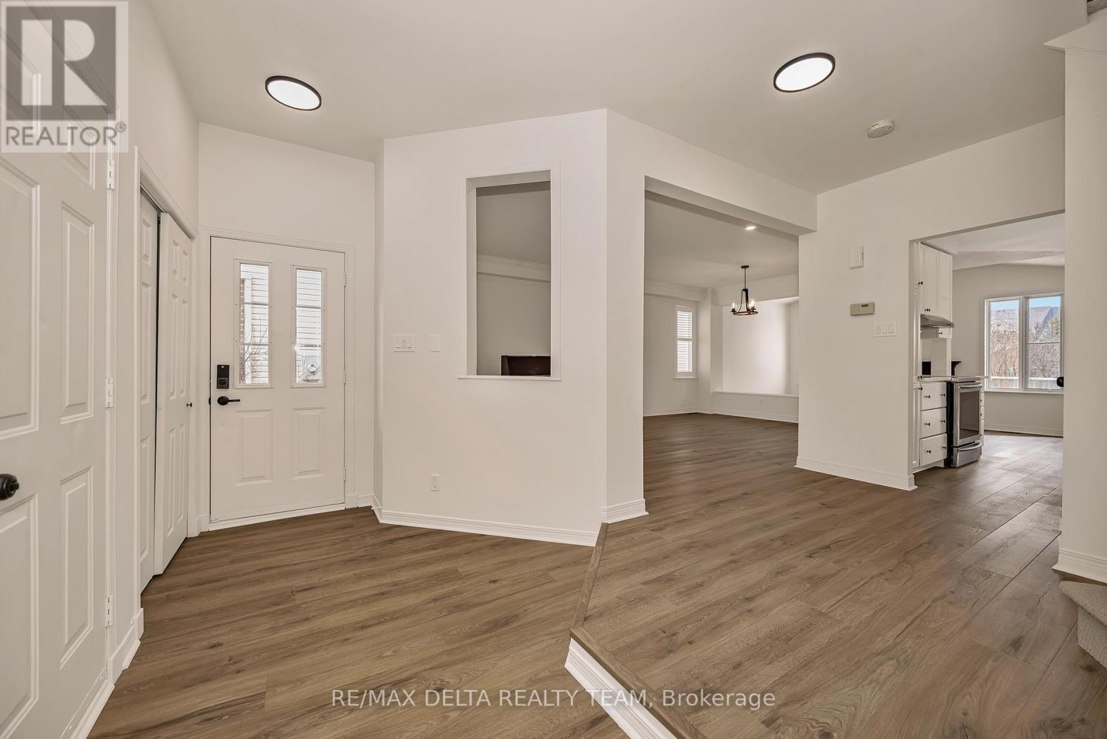 2164 Sojourn Street, Ottawa, Ontario  K4A 4E2 - Photo 3 - X12921108