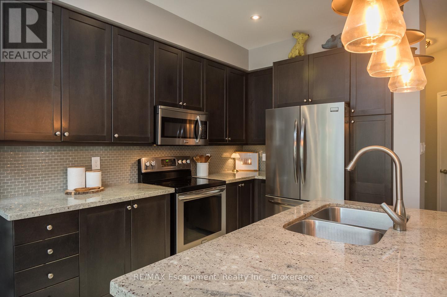 2377 Stone Glen Crescent, Oakville, Ontario  L6M 0C7 - Photo 15 - W12920944