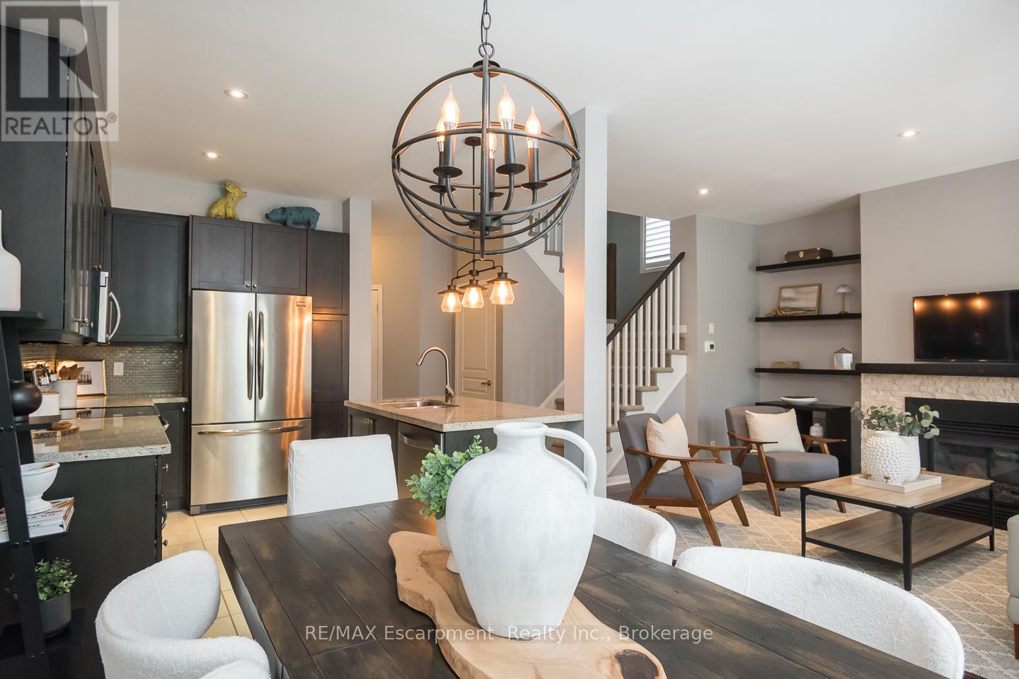 2377 Stone Glen Crescent, Oakville, Ontario  L6M 0C7 - Photo 16 - W12920944