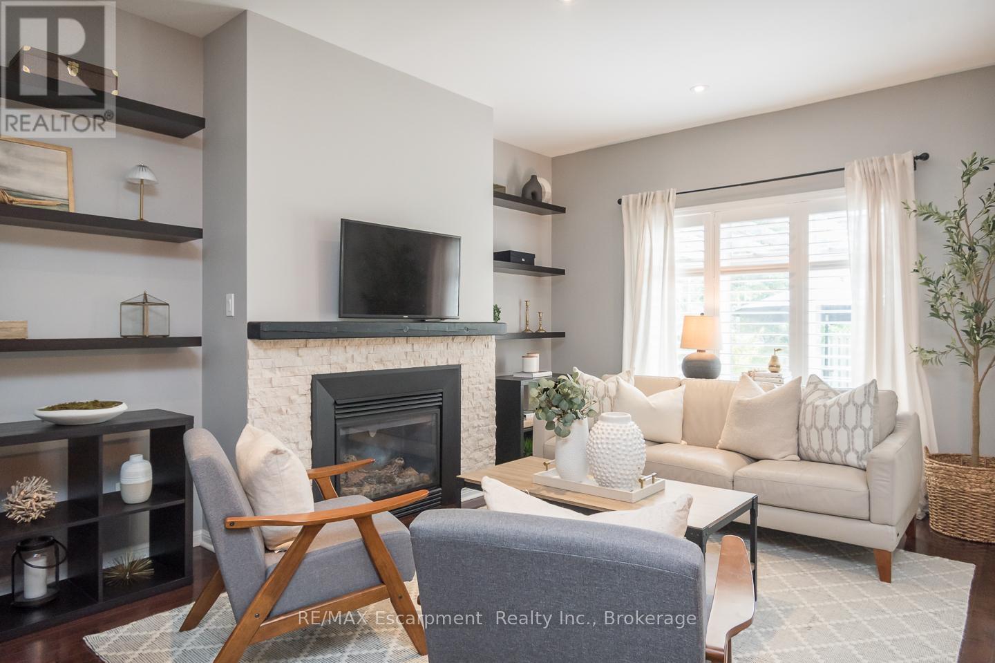 2377 Stone Glen Crescent, Oakville, Ontario  L6M 0C7 - Photo 5 - W12920944