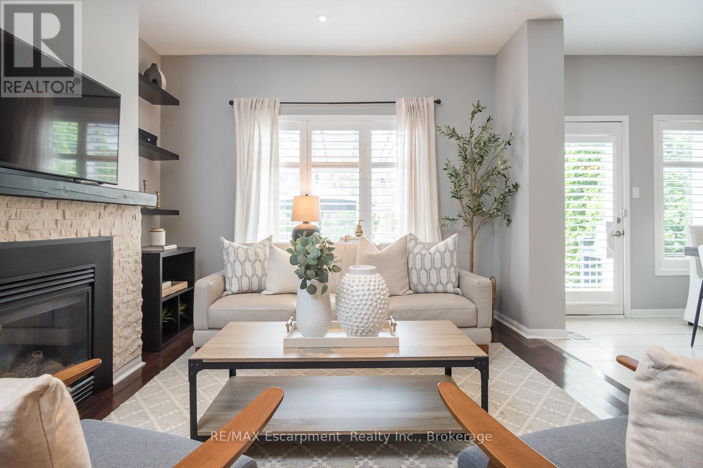 2377 Stone Glen Crescent, Oakville, Ontario  L6M 0C7 - Photo 6 - W12920944