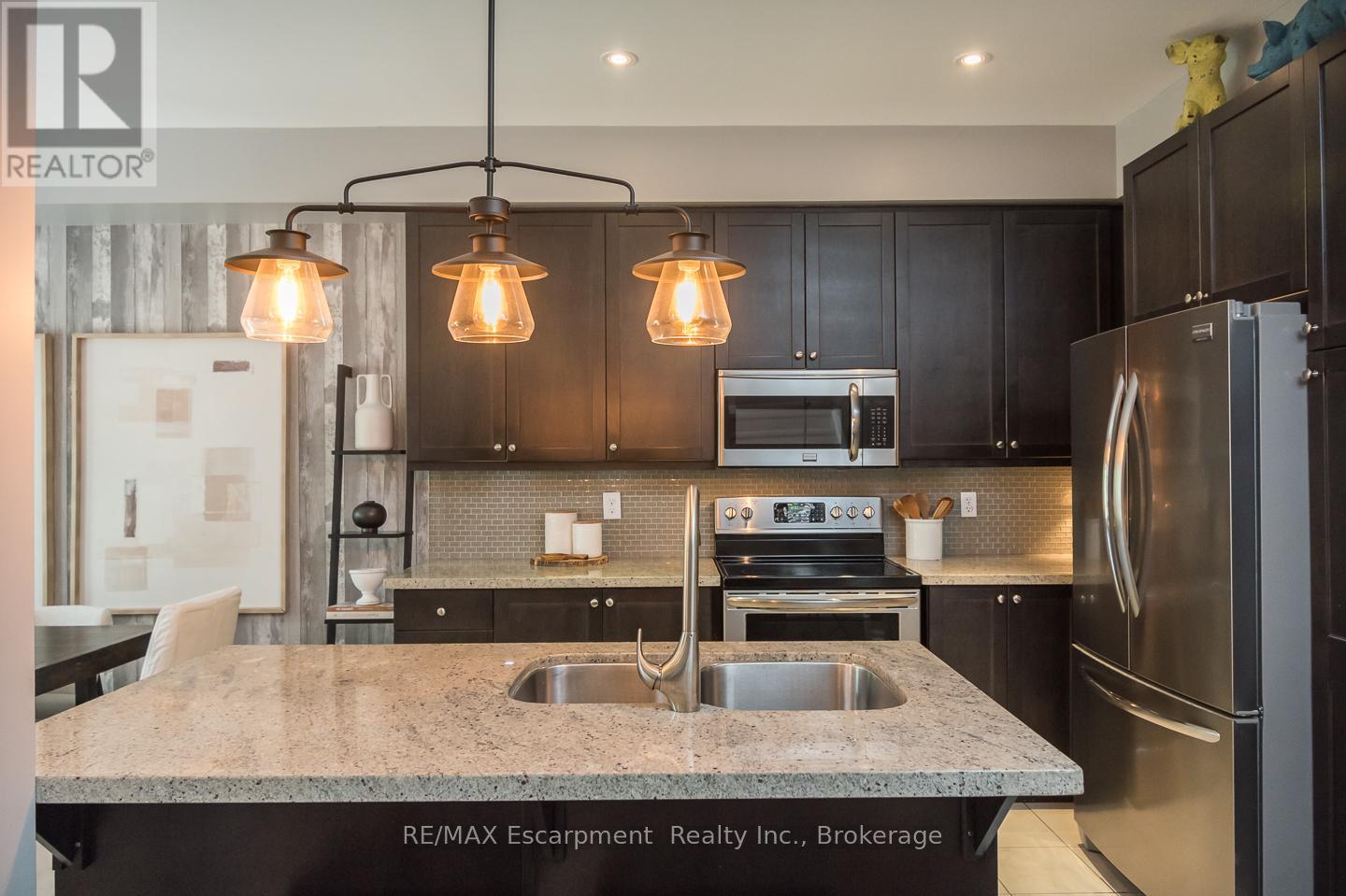 2377 Stone Glen Crescent, Oakville, Ontario  L6M 0C7 - Photo 8 - W12920944