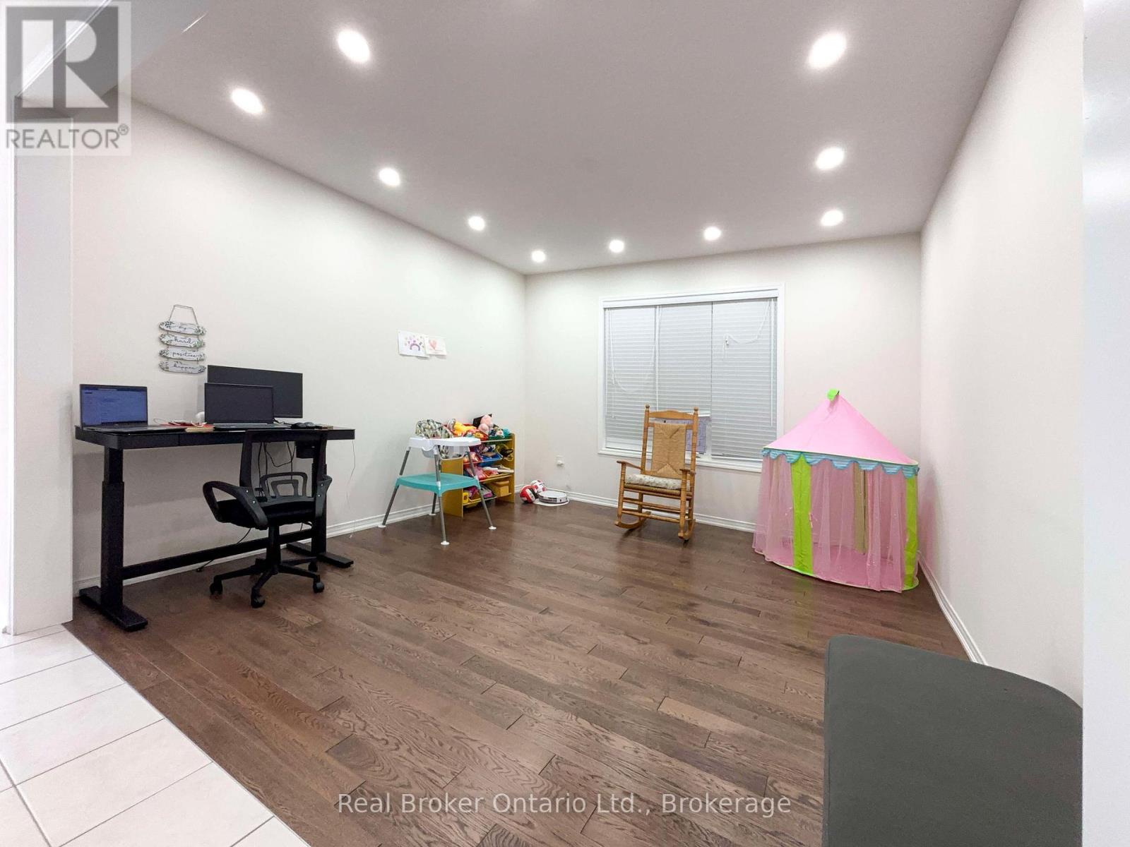 159 Longboat Run W, Brantford, Ontario  N3T 0R8 - Photo 21 - X12920942