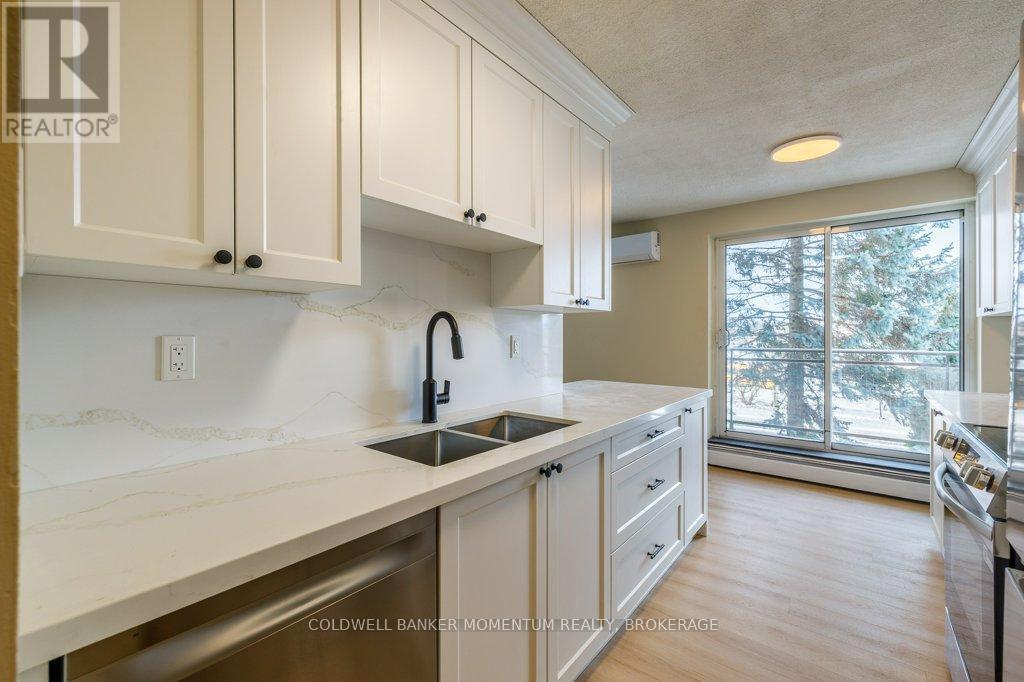 201 - 6390 Huggins Street, Niagara Falls, Ontario  L2J 1H1 - Photo 14 - X12920980