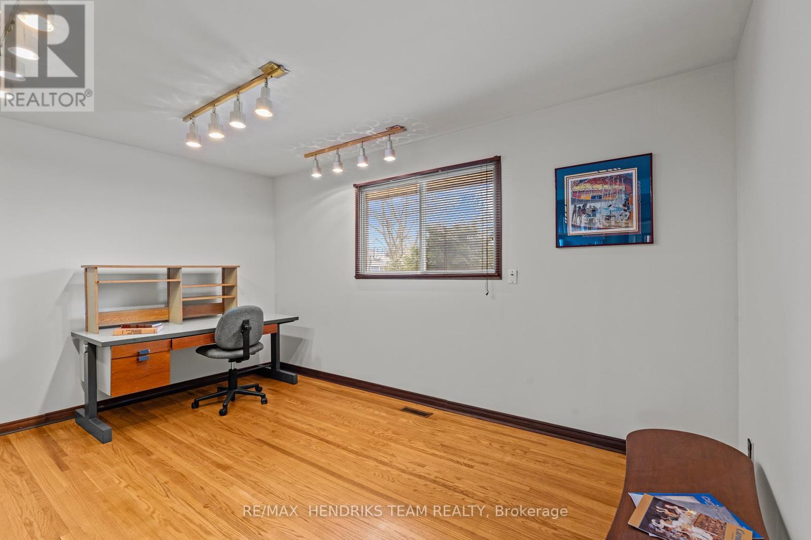 4 Ross Street, St. Catharines (Vine/linwell), Ontario  L2N 3S3 - Photo 21 - X12921080