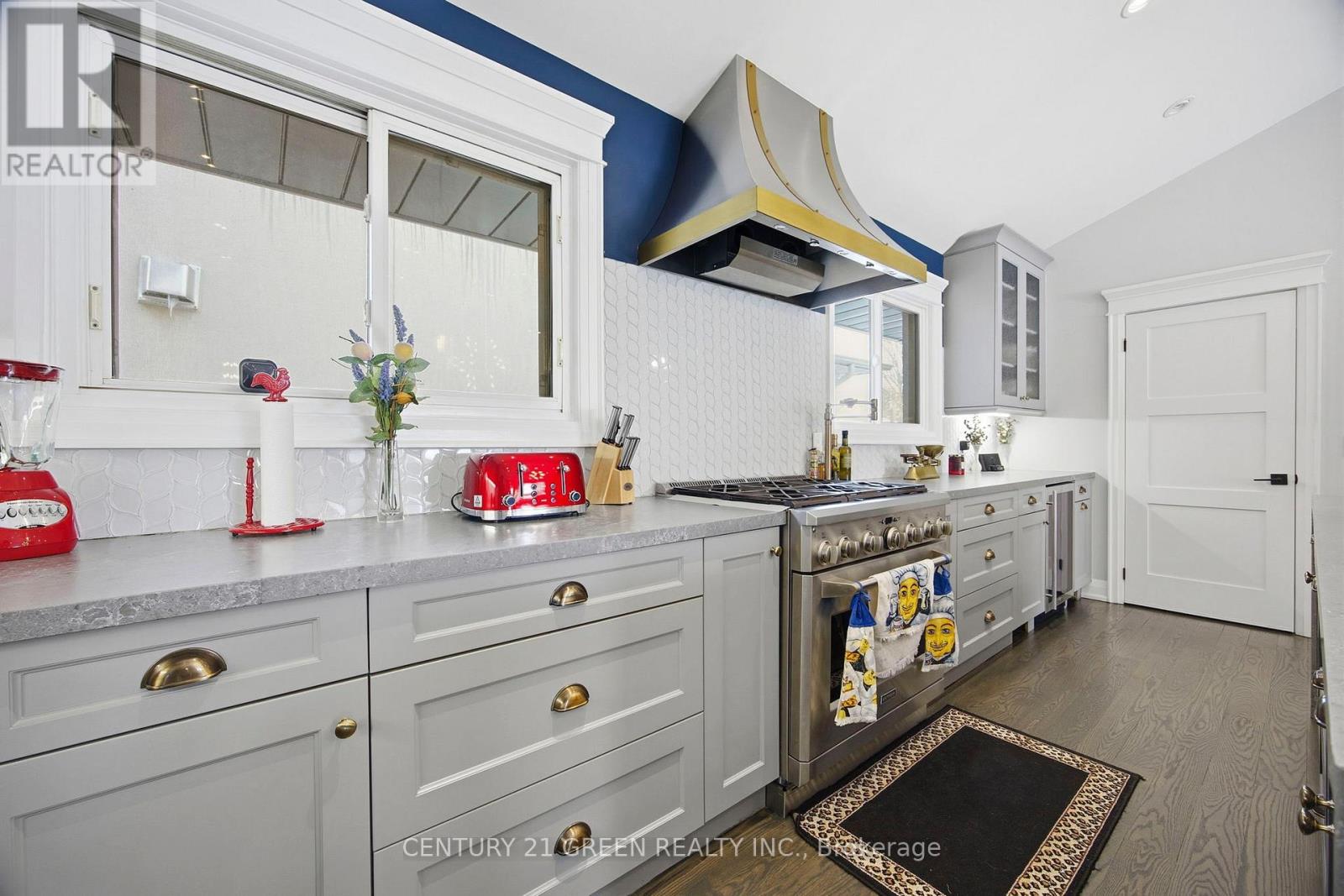 18 Winsdale Road, Toronto, Ontario  M9C 2W8 - Photo 19 - W12887870