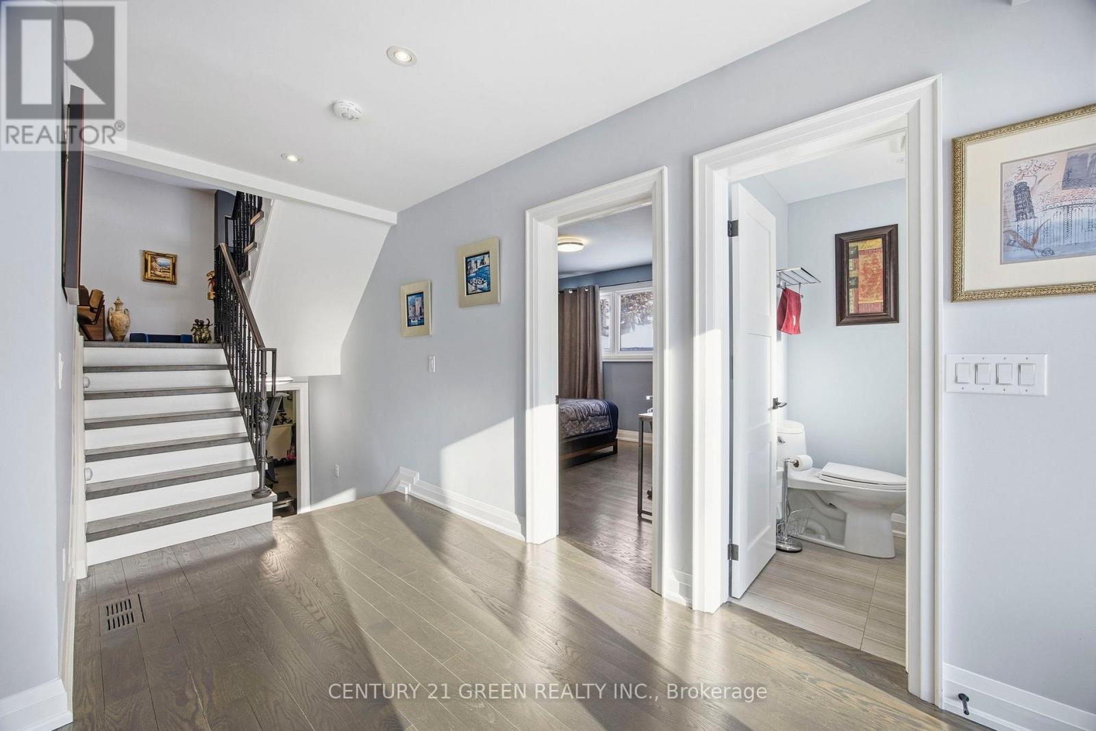 18 Winsdale Road, Toronto, Ontario  M9C 2W8 - Photo 27 - W12887870