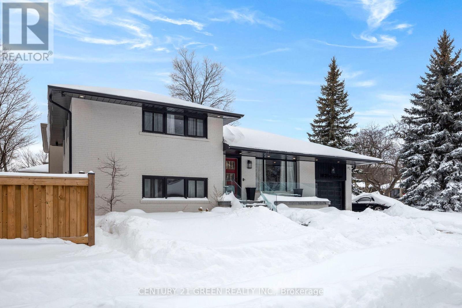 18 Winsdale Road, Toronto, Ontario  M9C 2W8 - Photo 3 - W12887870