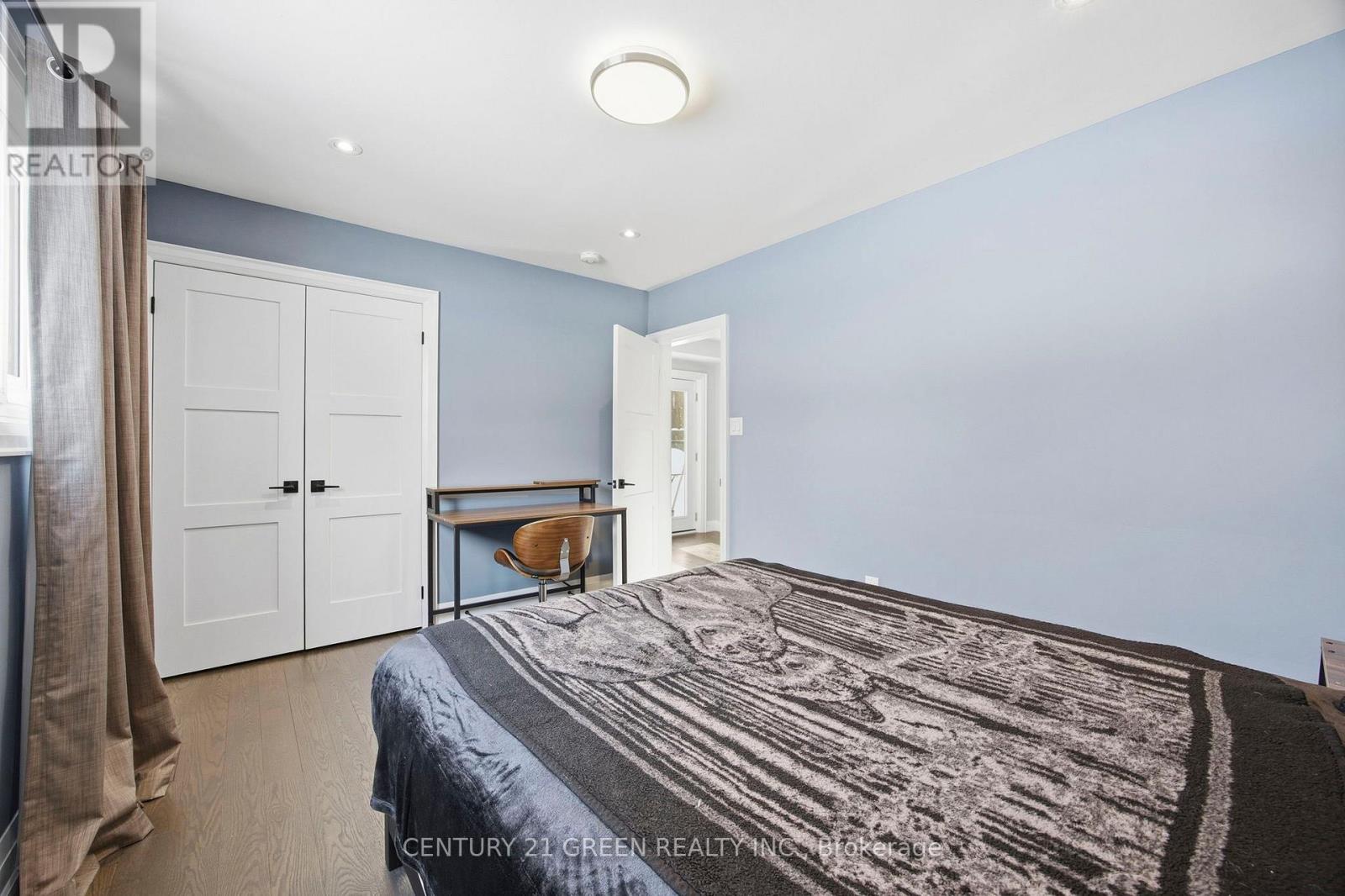 18 Winsdale Road, Toronto, Ontario  M9C 2W8 - Photo 31 - W12887870