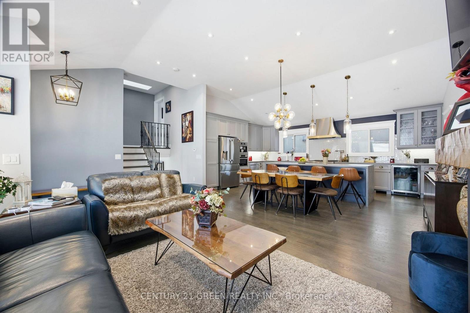 18 Winsdale Road, Toronto, Ontario  M9C 2W8 - Photo 12 - W12887870