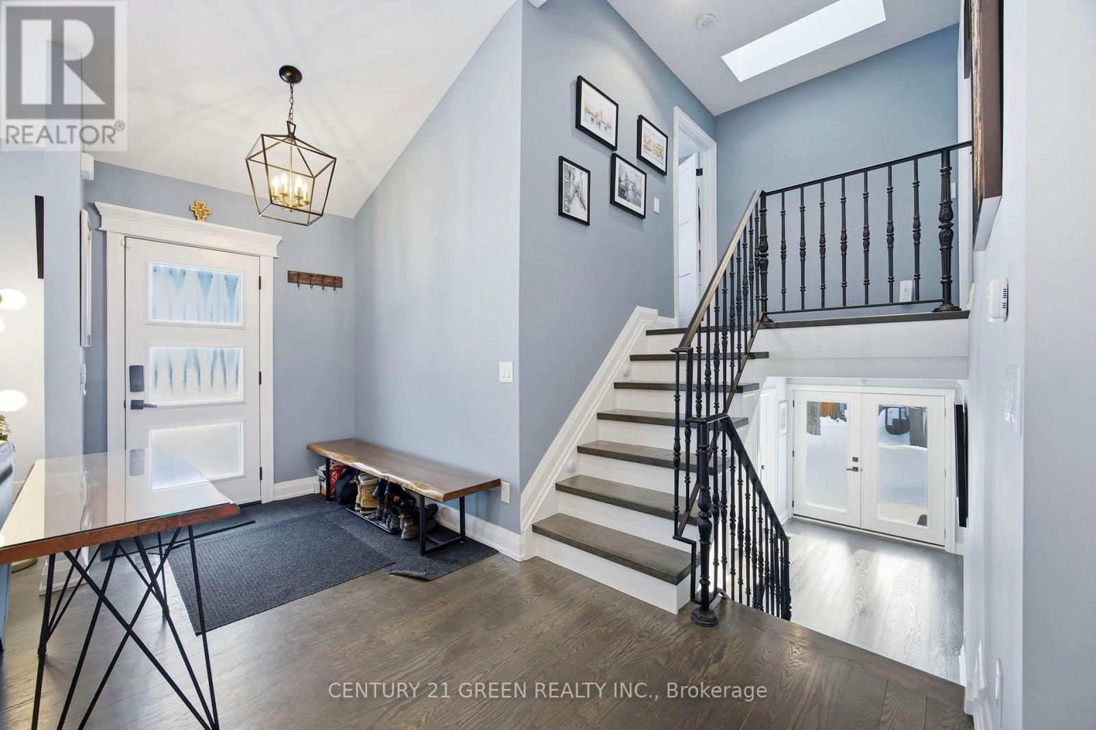 18 Winsdale Road, Toronto, Ontario  M9C 2W8 - Photo 7 - W12887870