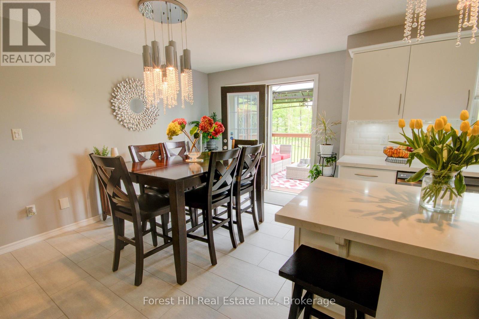 27 Greengables Drive, Oro-Medonte, Ontario  L0L 1T0 - Photo 12 - S12921034