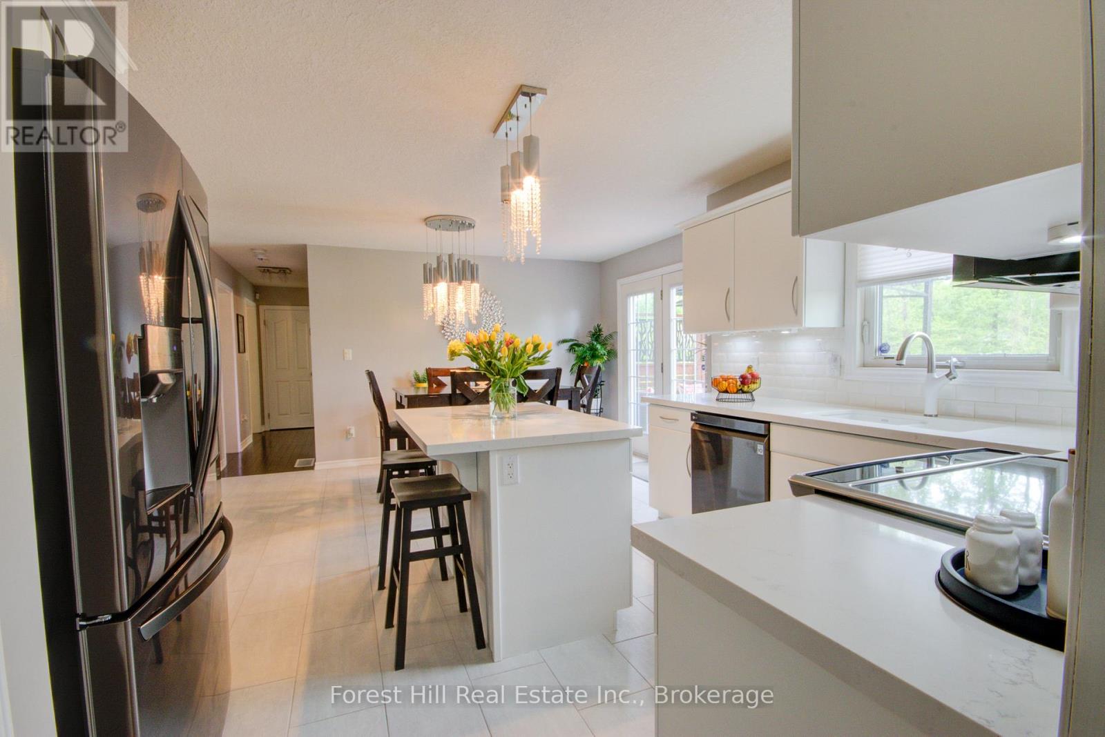 27 Greengables Drive, Oro-Medonte, Ontario  L0L 1T0 - Photo 9 - S12921034