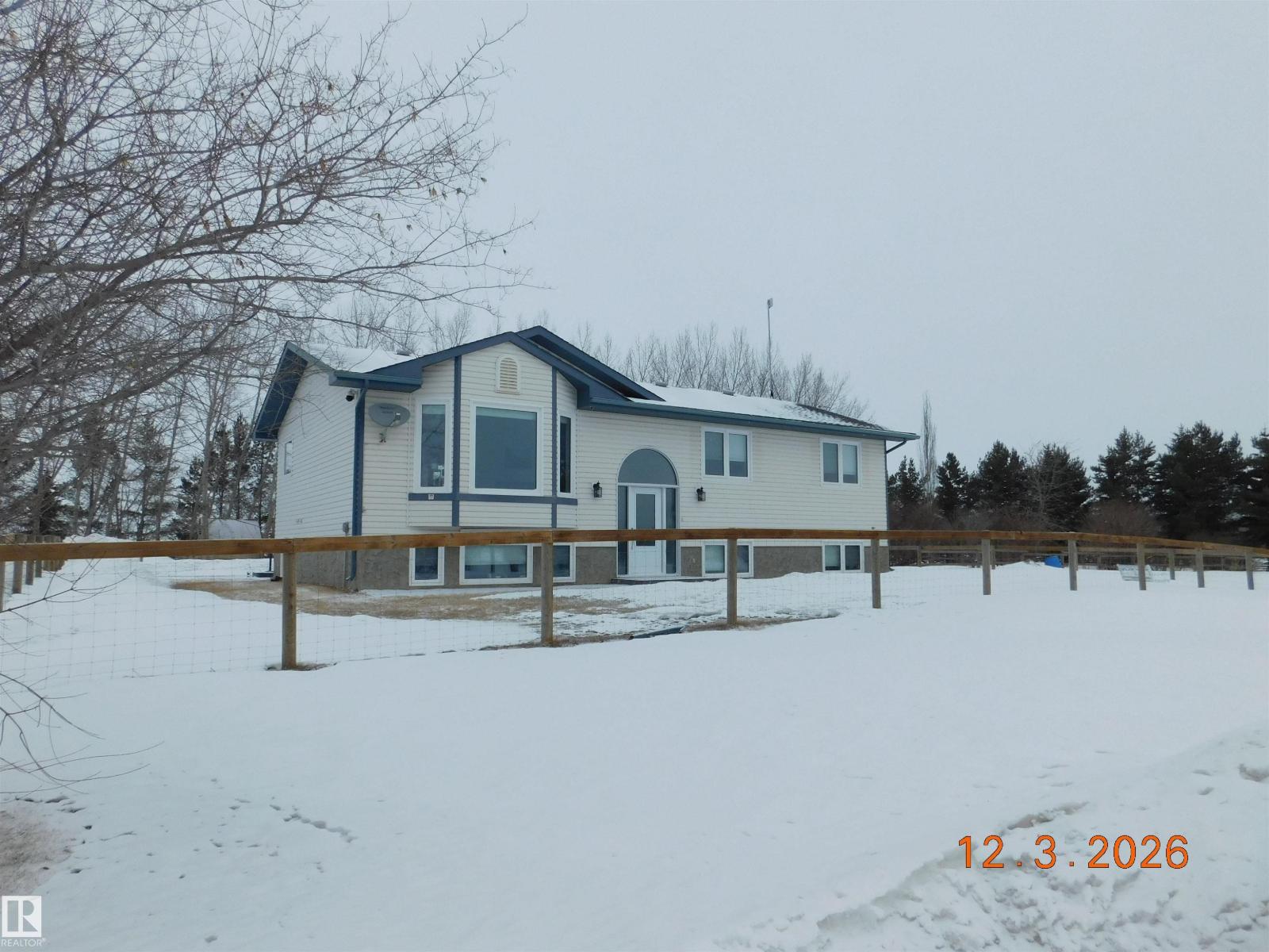 26006 Twp Road 554, Rural Sturgeon County, Alberta  T8R 2G9 - Photo 2 - E4477448