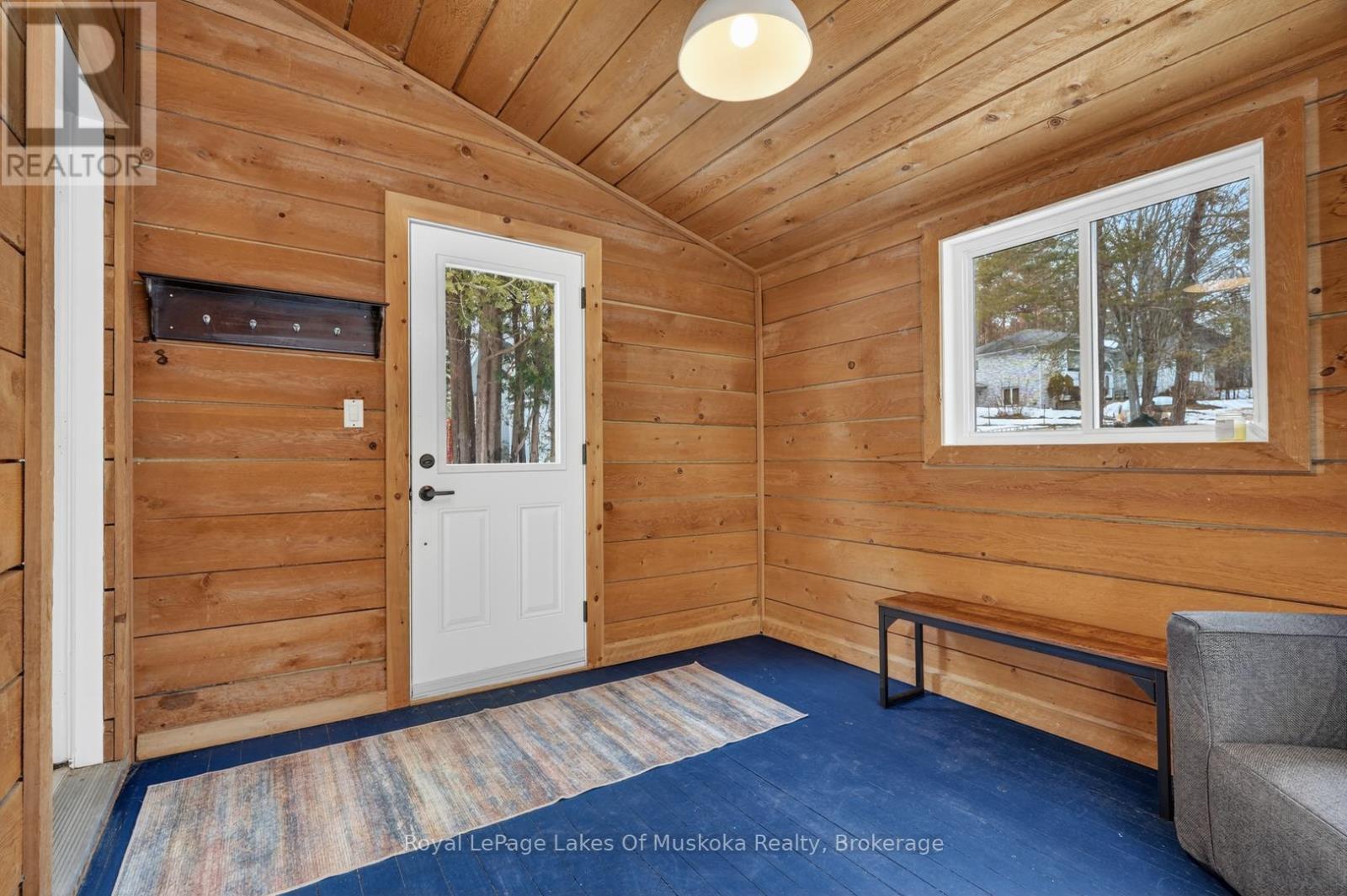 11 Silver Street, Huntsville (Chaffey), Ontario  P1H 1M2 - Photo 10 - X12920916