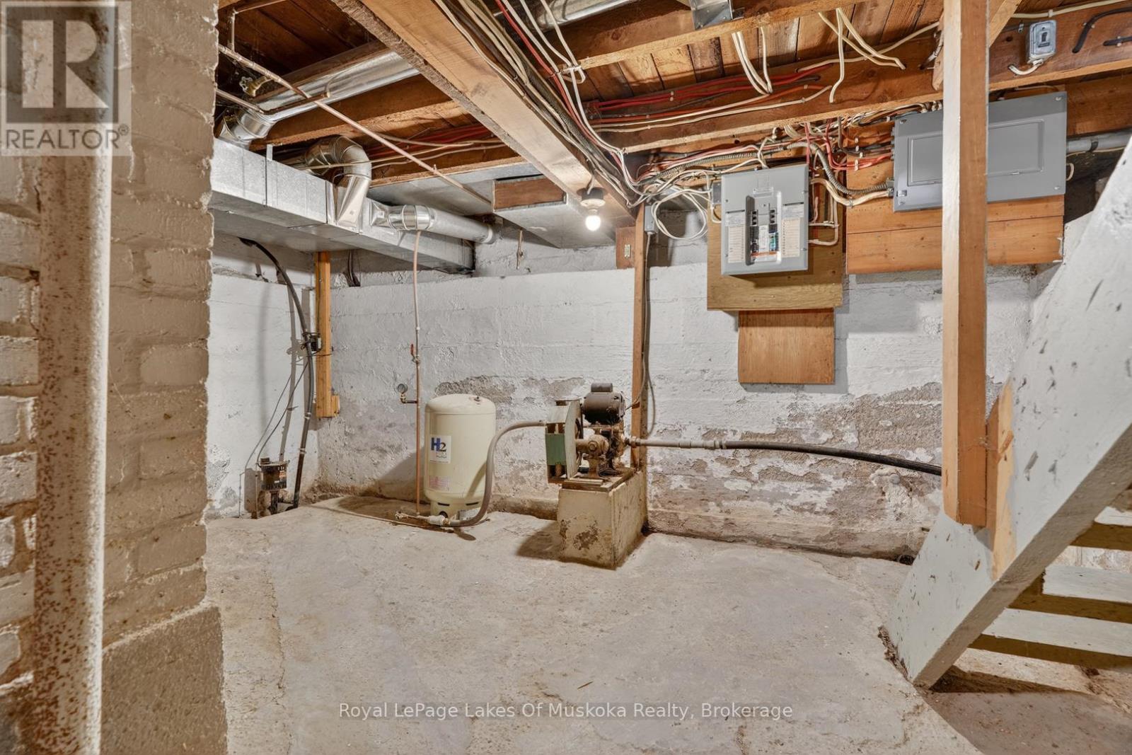 11 Silver Street, Huntsville (Chaffey), Ontario  P1H 1M2 - Photo 21 - X12920916