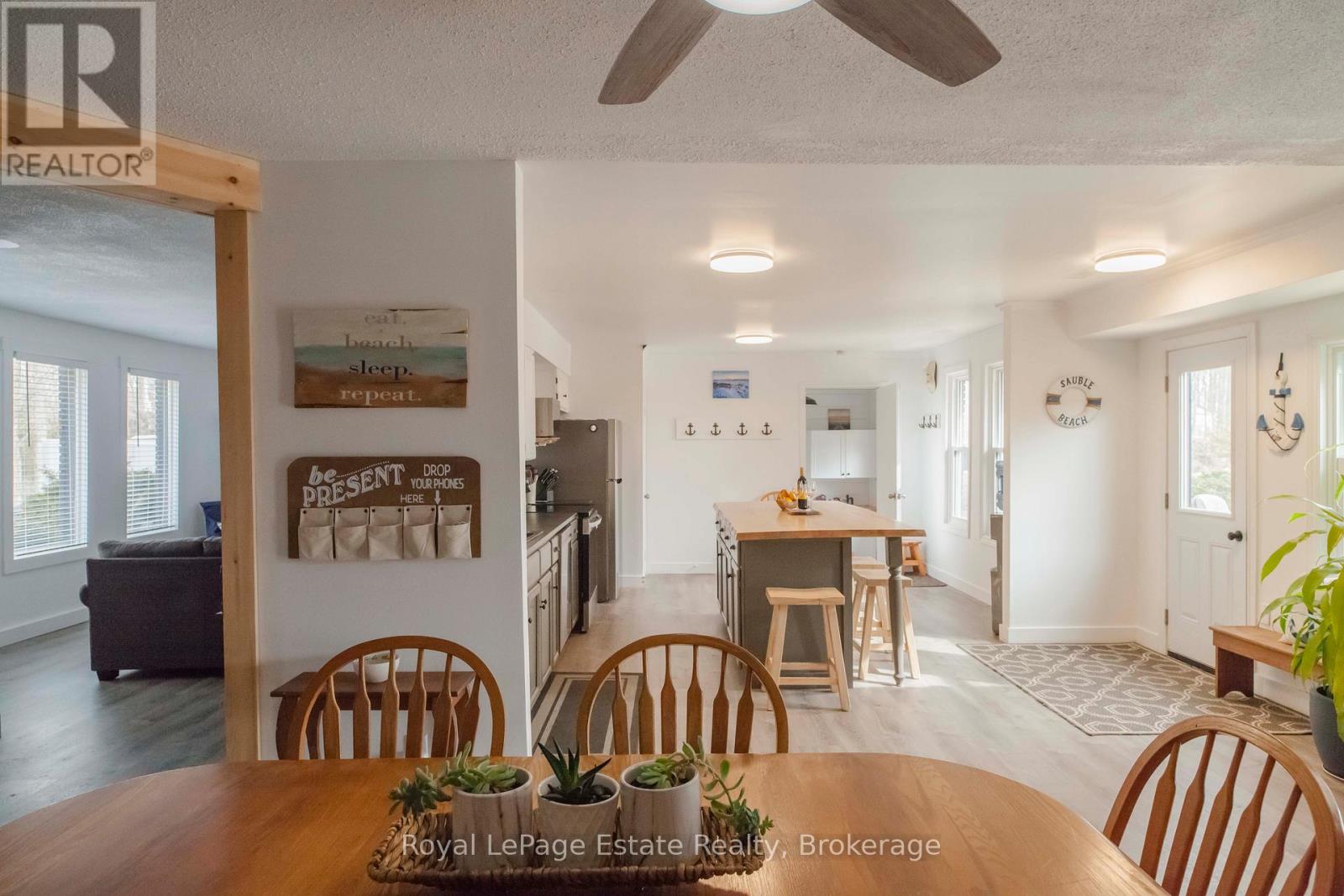 90 Carson Lake Crescent, South Bruce Peninsula, Ontario  N0H 2G0 - Photo 14 - X12921006