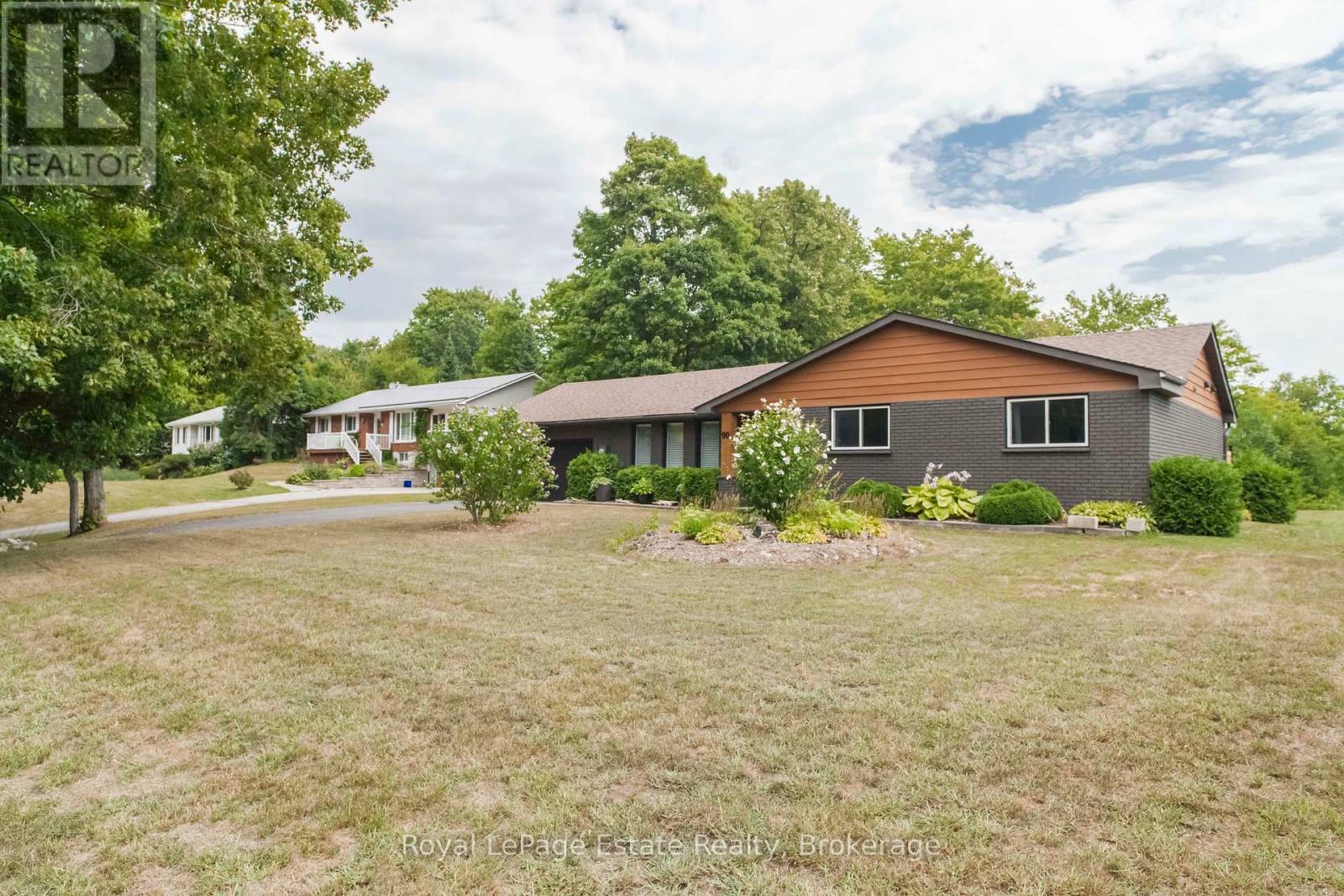 90 Carson Lake Crescent, South Bruce Peninsula, Ontario  N0H 2G0 - Photo 2 - X12921006