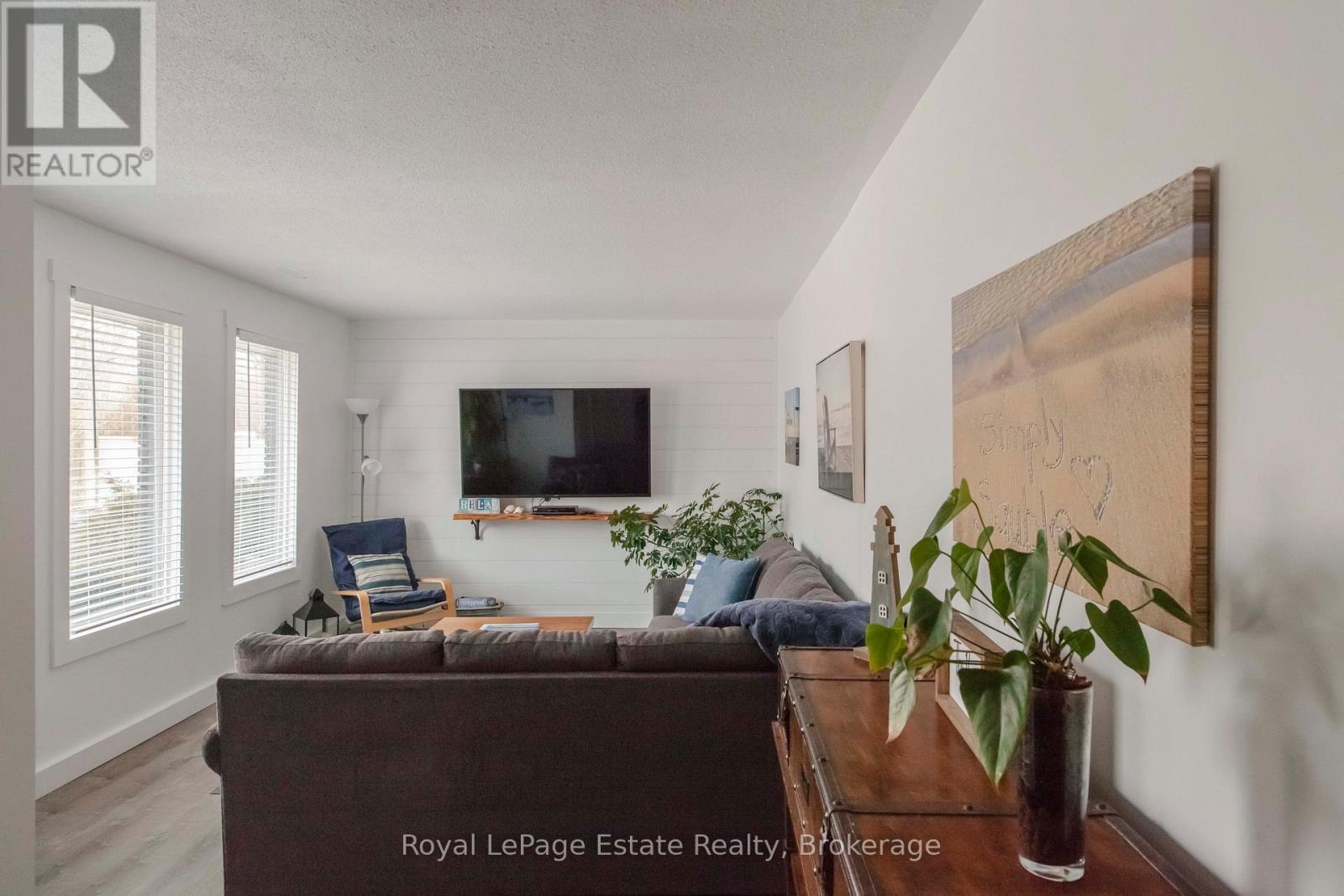 90 Carson Lake Crescent, South Bruce Peninsula, Ontario  N0H 2G0 - Photo 8 - X12921006