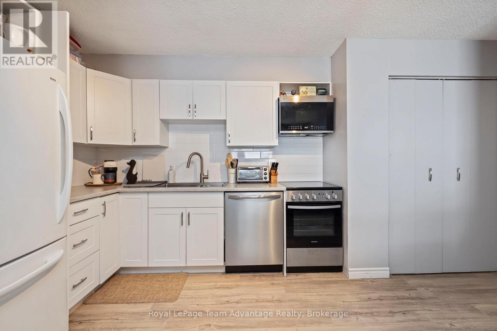 104 - 1 Georgian Bay Avenue, Parry Sound, Ontario P2A 3B1 - Photo 4 - X12921134