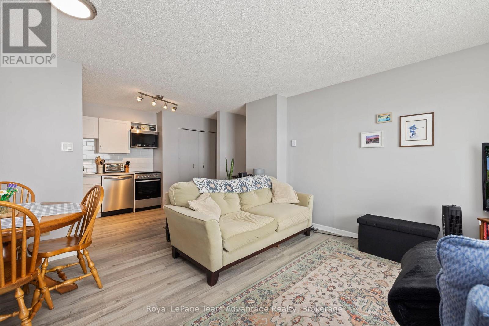 104 - 1 Georgian Bay Avenue, Parry Sound, Ontario P2A 3B1 - Photo 6 - X12921134