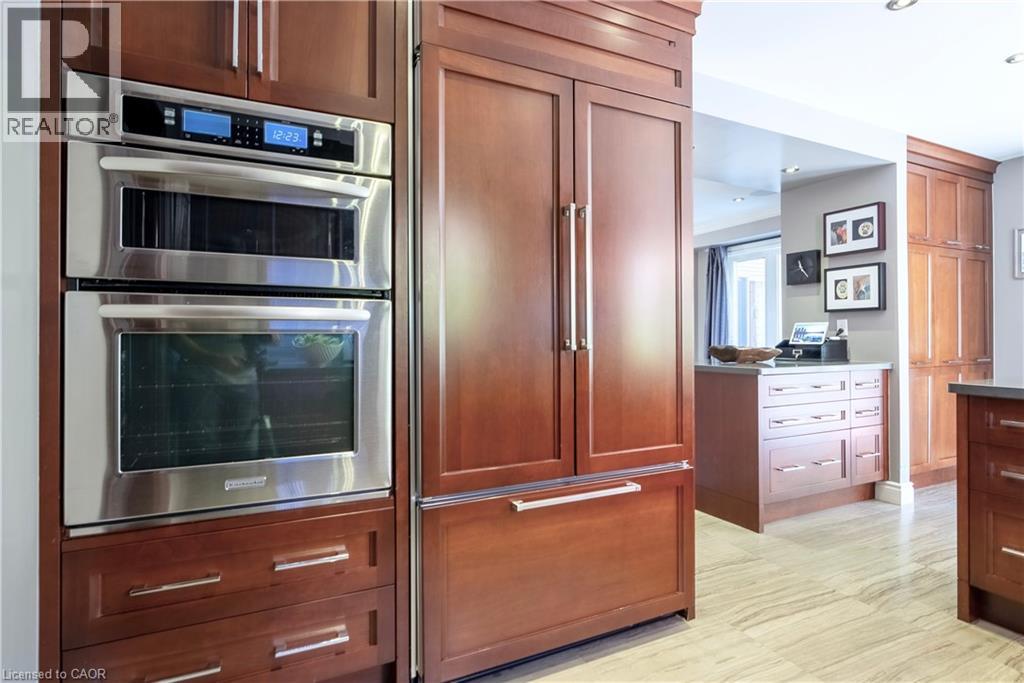 11 Morrison Creek Crescent, Oakville, Ontario  L6H 4C3 - Photo 10 - 40814204