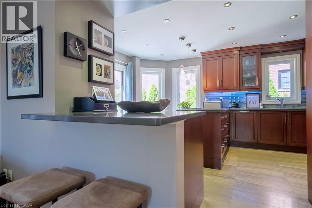 11 Morrison Creek Crescent, Oakville, Ontario  L6H 4C3 - Photo 13 - 40814204