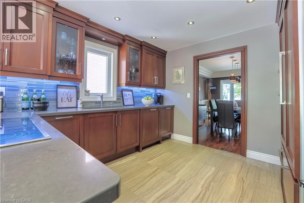 11 Morrison Creek Crescent, Oakville, Ontario  L6H 4C3 - Photo 8 - 40814204