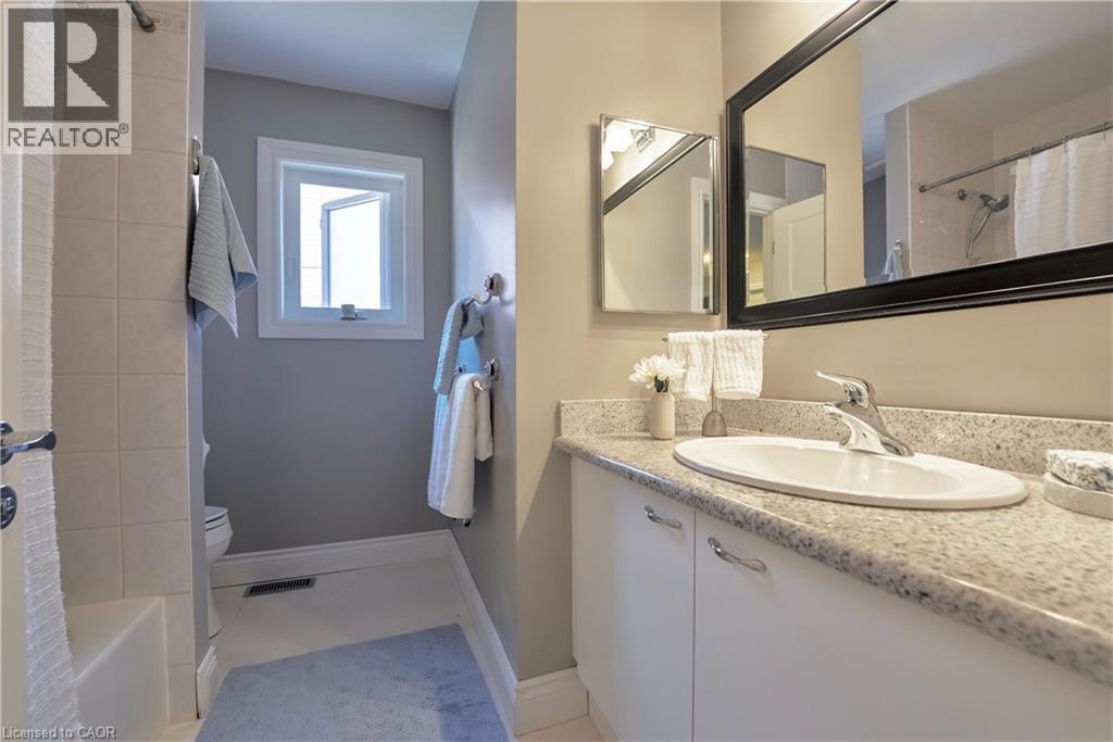 11 Morrison Creek Crescent, Oakville, Ontario  L6H 4C3 - Photo 27 - 40814204