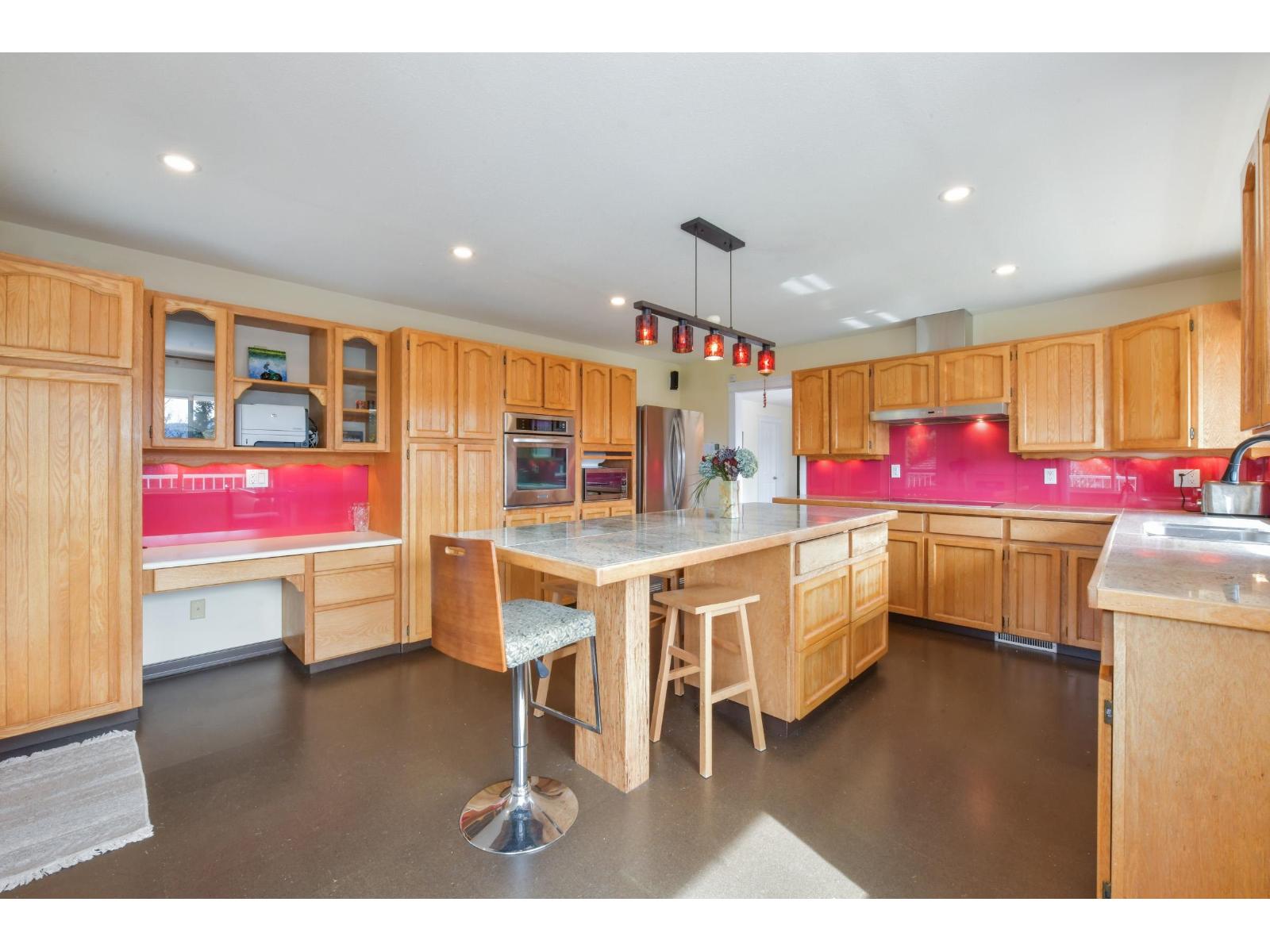 34639 Dunn Street, Mission, British Columbia  V2V 6W1 - Photo 8 - R3094500