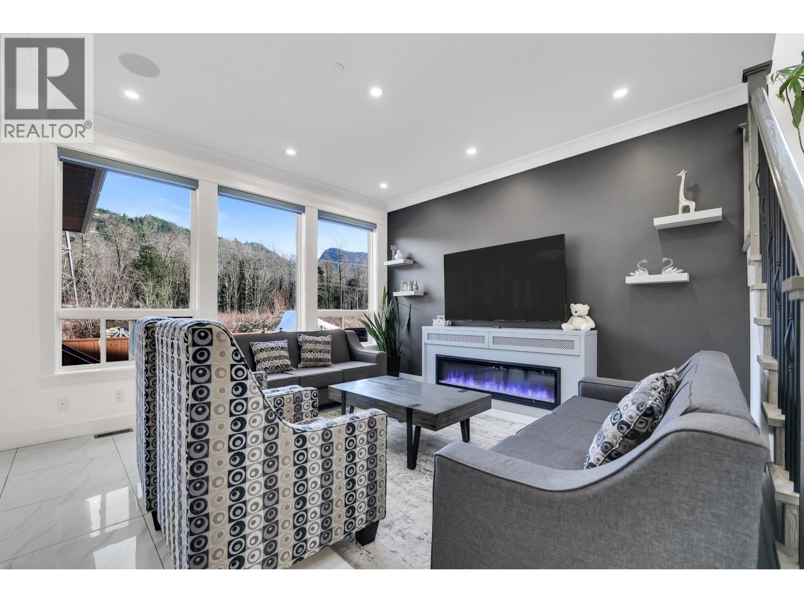 39404 Cardinal Drive, Squamish, British Columbia  V8B 1A6 - Photo 7 - R3089898