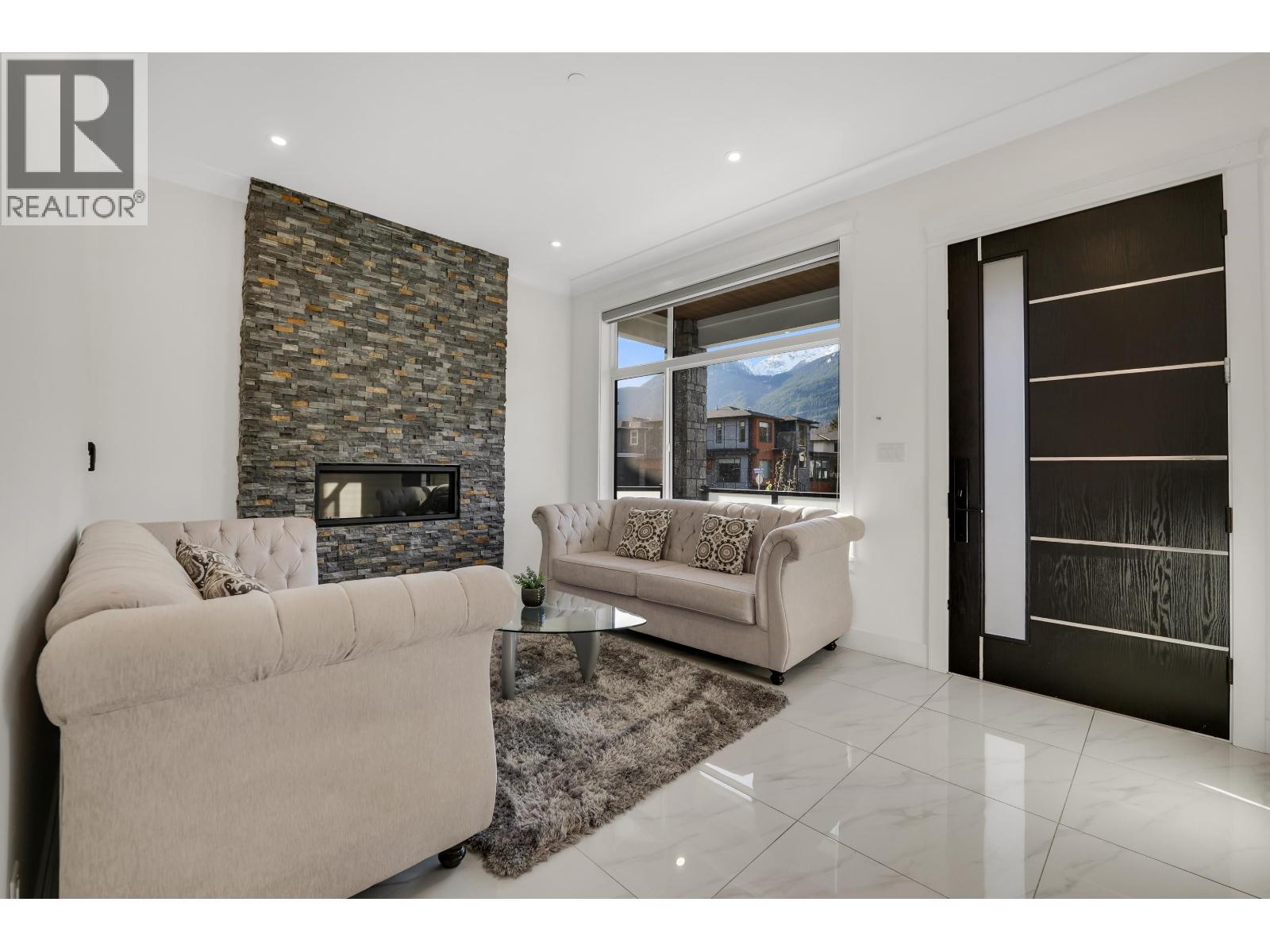 39404 Cardinal Drive, Squamish, British Columbia  V8B 1A6 - Photo 11 - R3089898