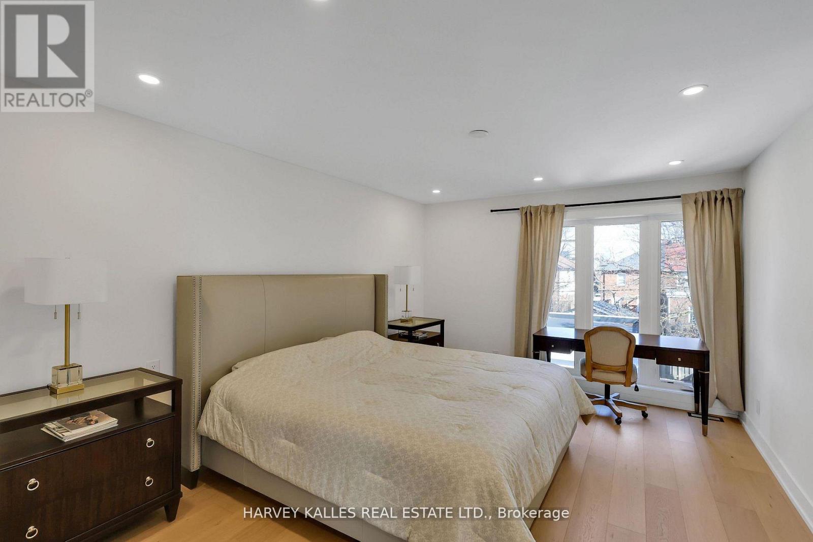 207 Sutherland Drive, Toronto, Ontario  M4G 1J1 - Photo 25 - C12921038