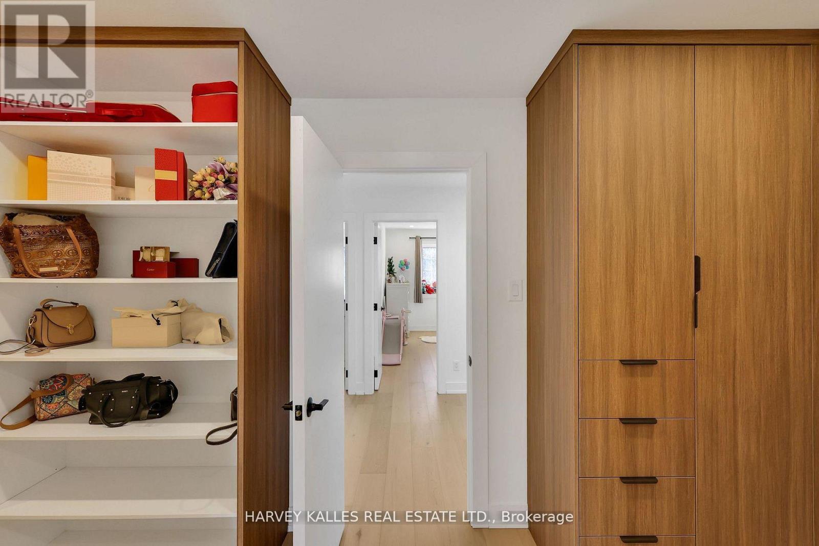 207 Sutherland Drive, Toronto, Ontario  M4G 1J1 - Photo 31 - C12921038