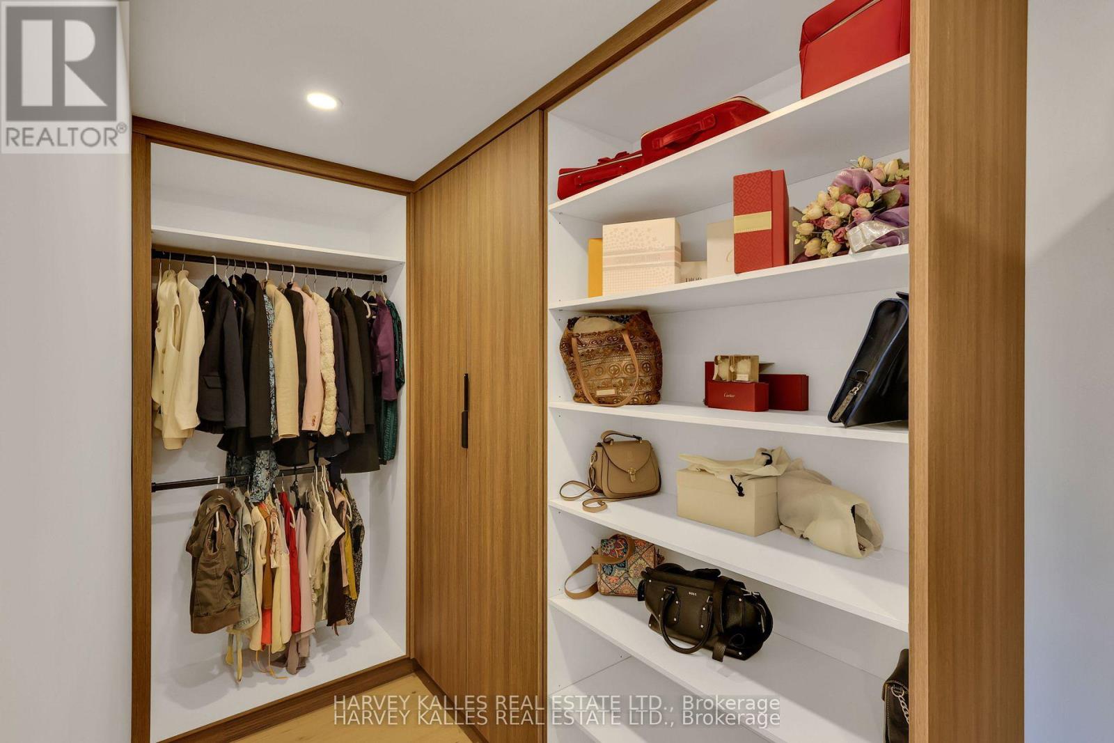 207 Sutherland Drive, Toronto, Ontario  M4G 1J1 - Photo 32 - C12921038