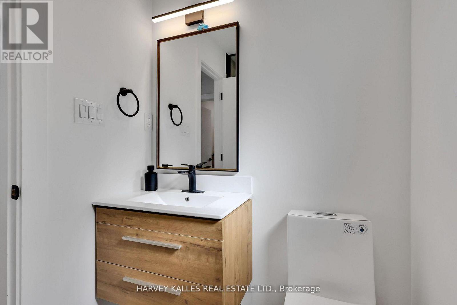 207 Sutherland Drive, Toronto, Ontario  M4G 1J1 - Photo 35 - C12921038