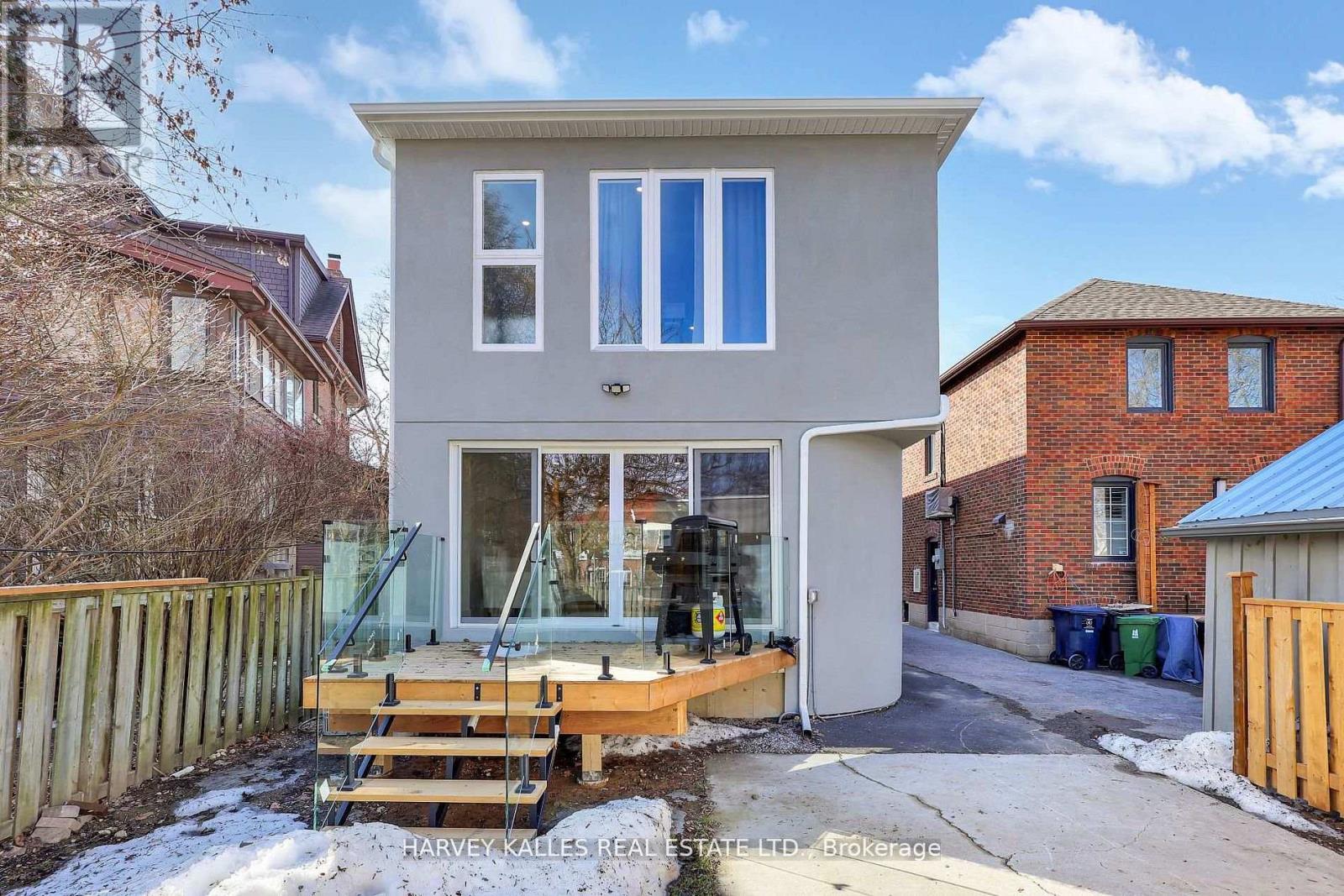 207 Sutherland Drive, Toronto, Ontario  M4G 1J1 - Photo 48 - C12921038